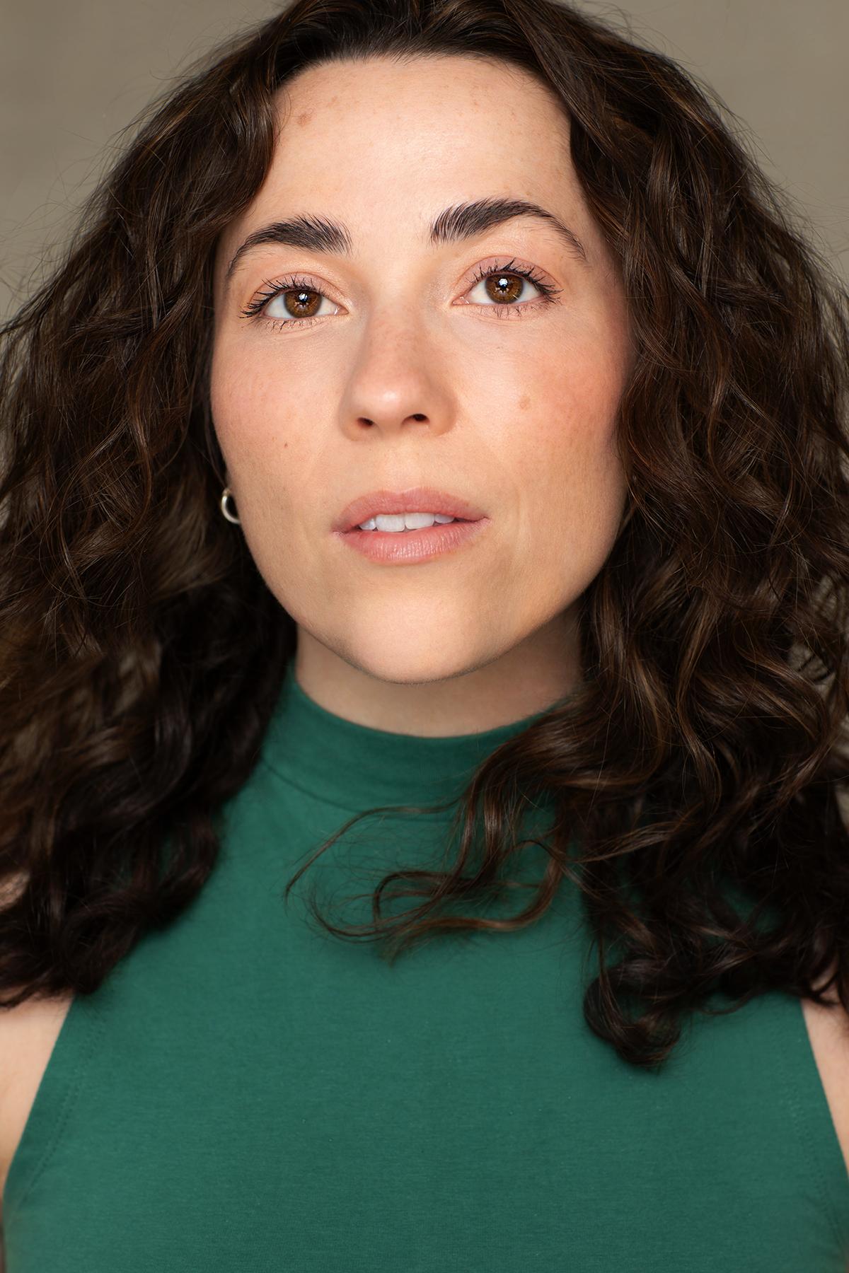 actor Samantha Aper large photo