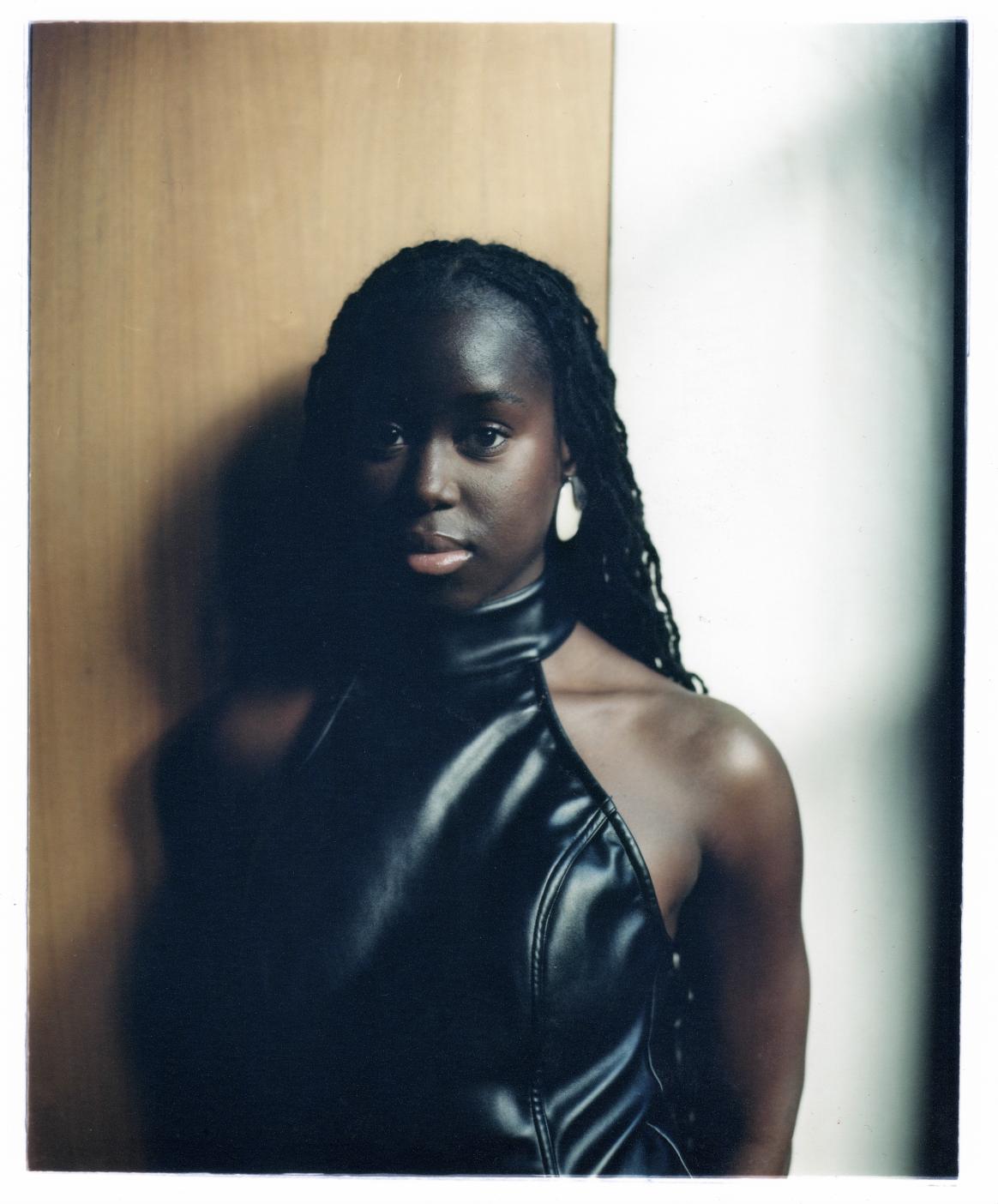 actor Nia Ashi large photo