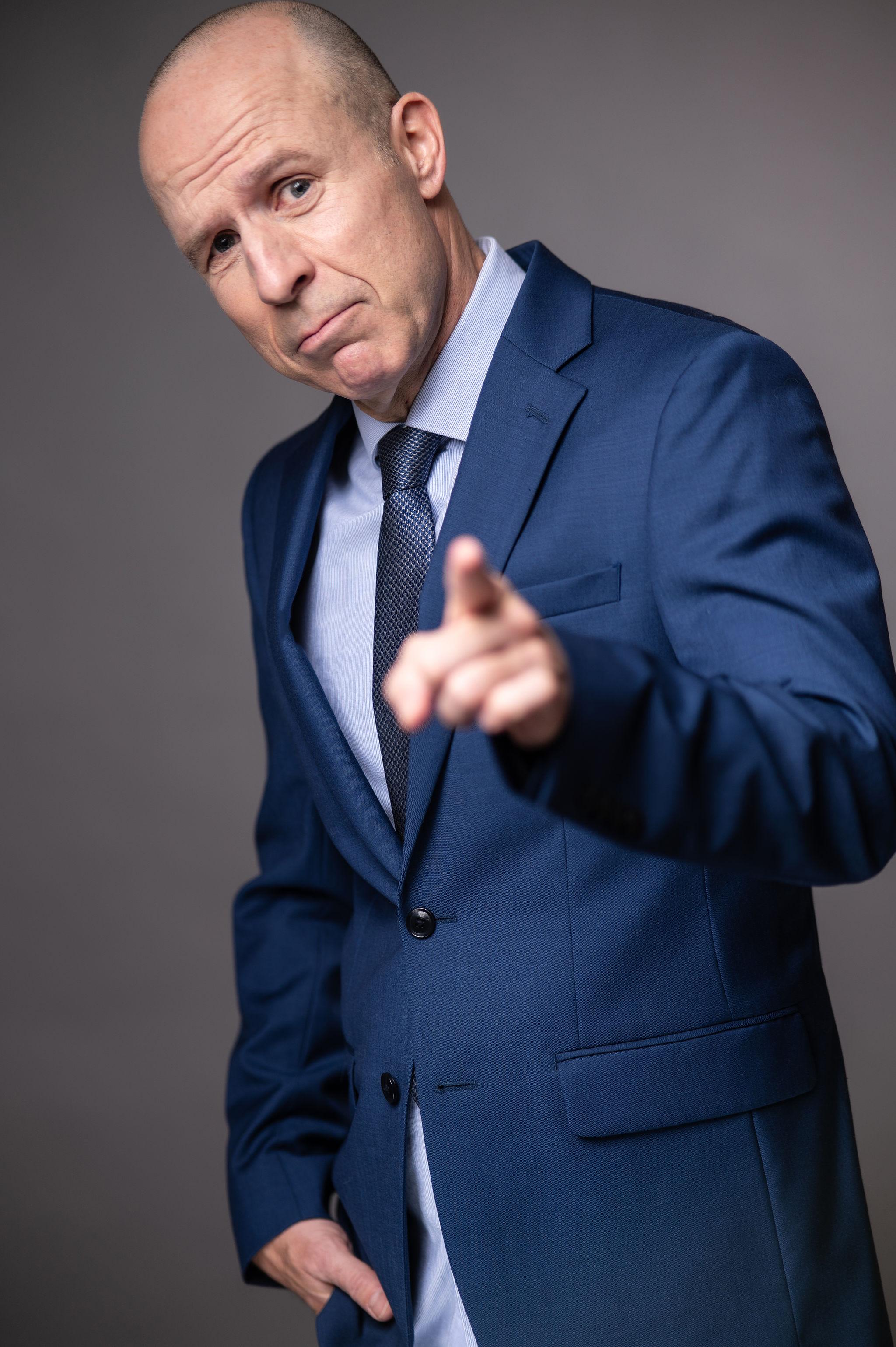 actor Kerry Griffin large photo