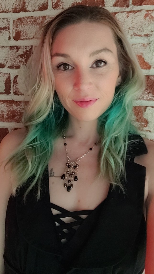 actor Windy Hamilton large photo