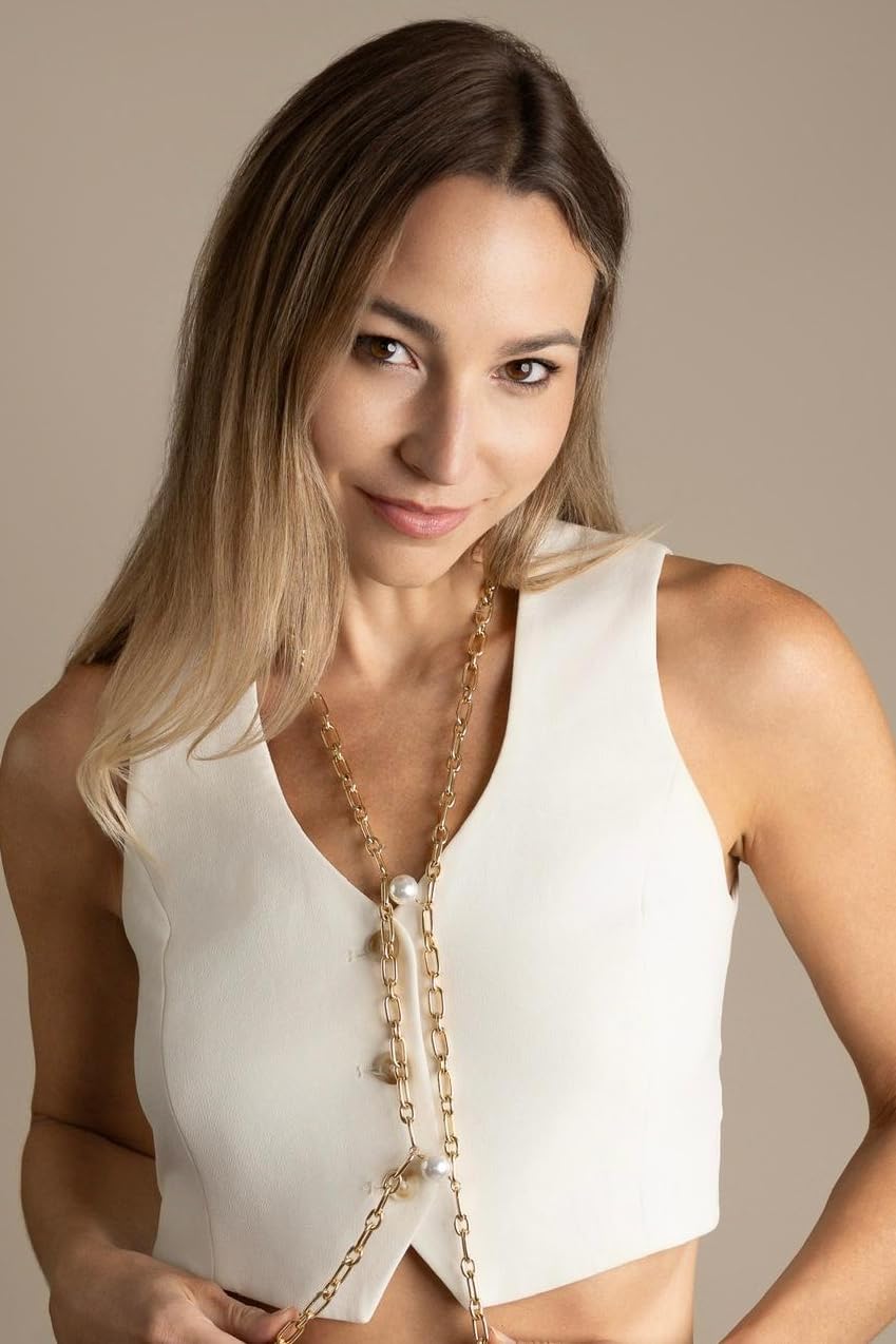 actor Chloe Keiffer large photo