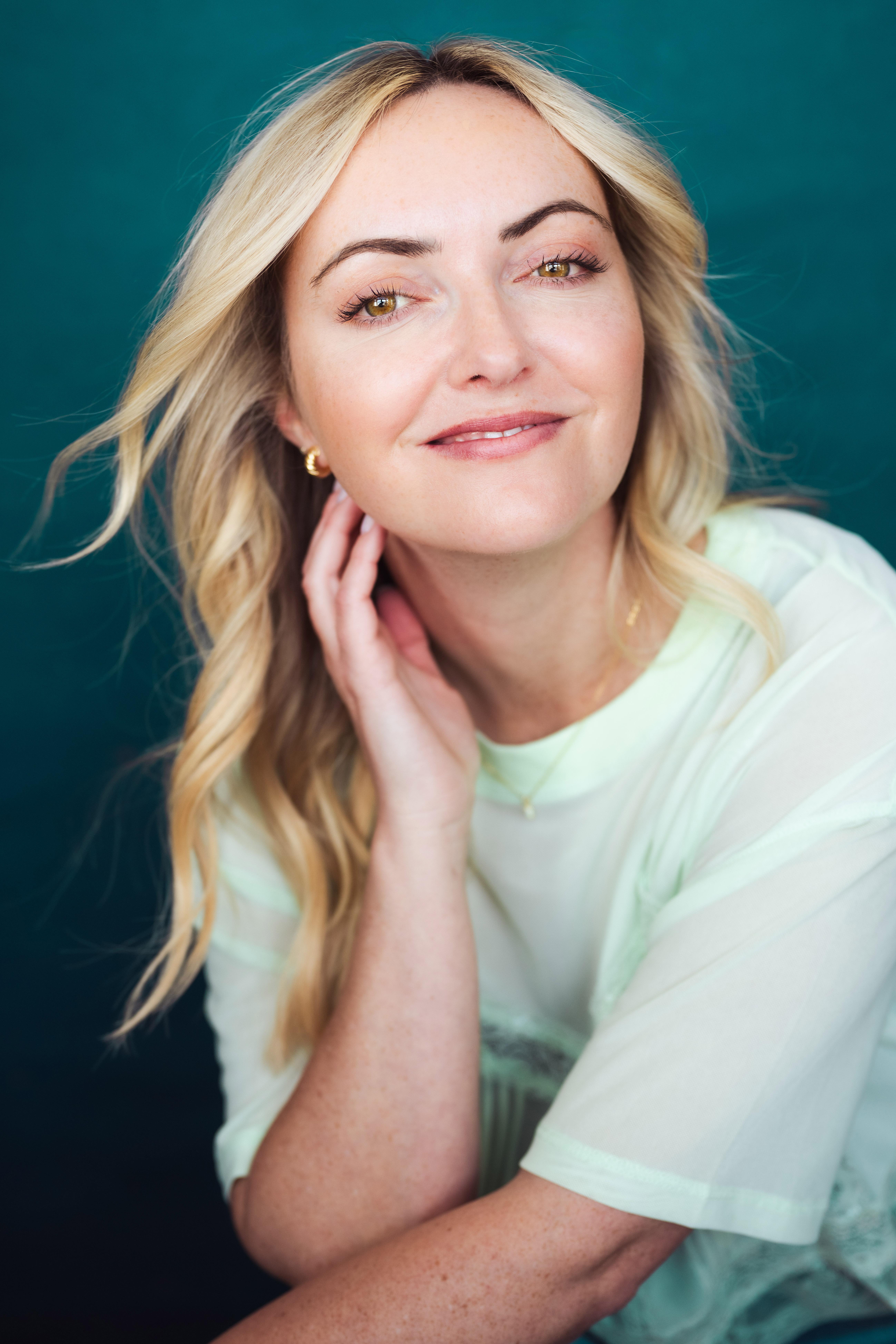 actor Lauren Call large photo