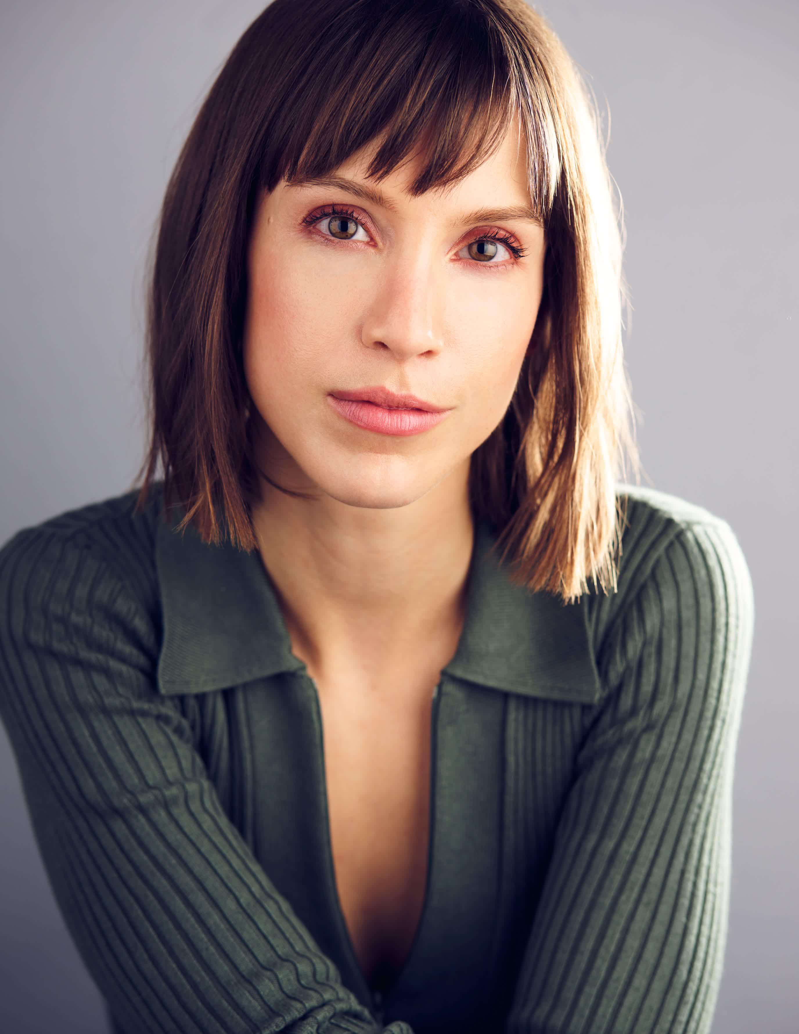 actor Olivia Vadnais large photo