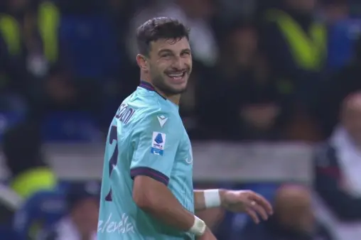 [Highlights] Orsolini bursts into the box at speed and fires a sharp-angled shot, which grazes the post