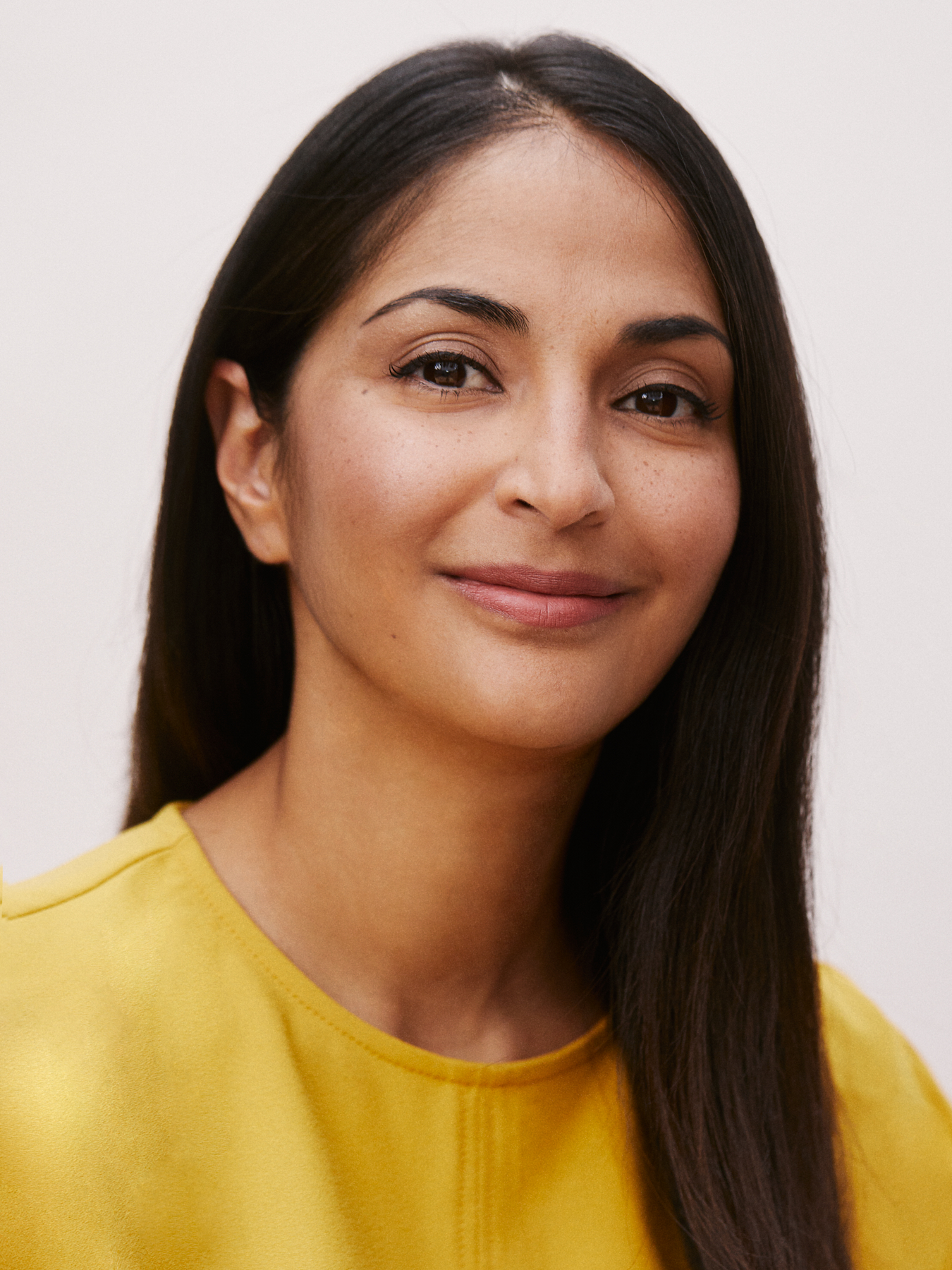 actor Asha Dahya large photo