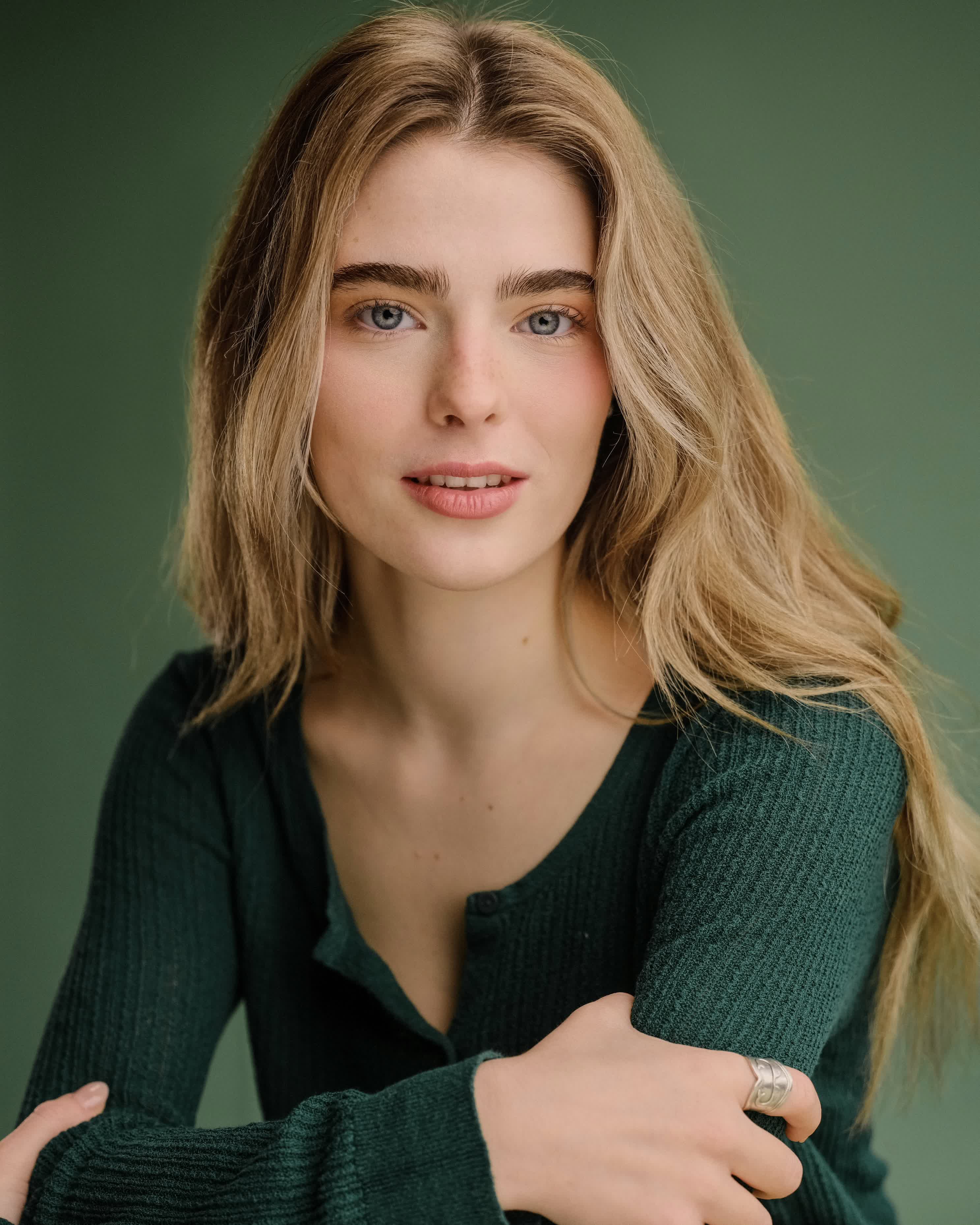 actor Flo Thompstone large photo