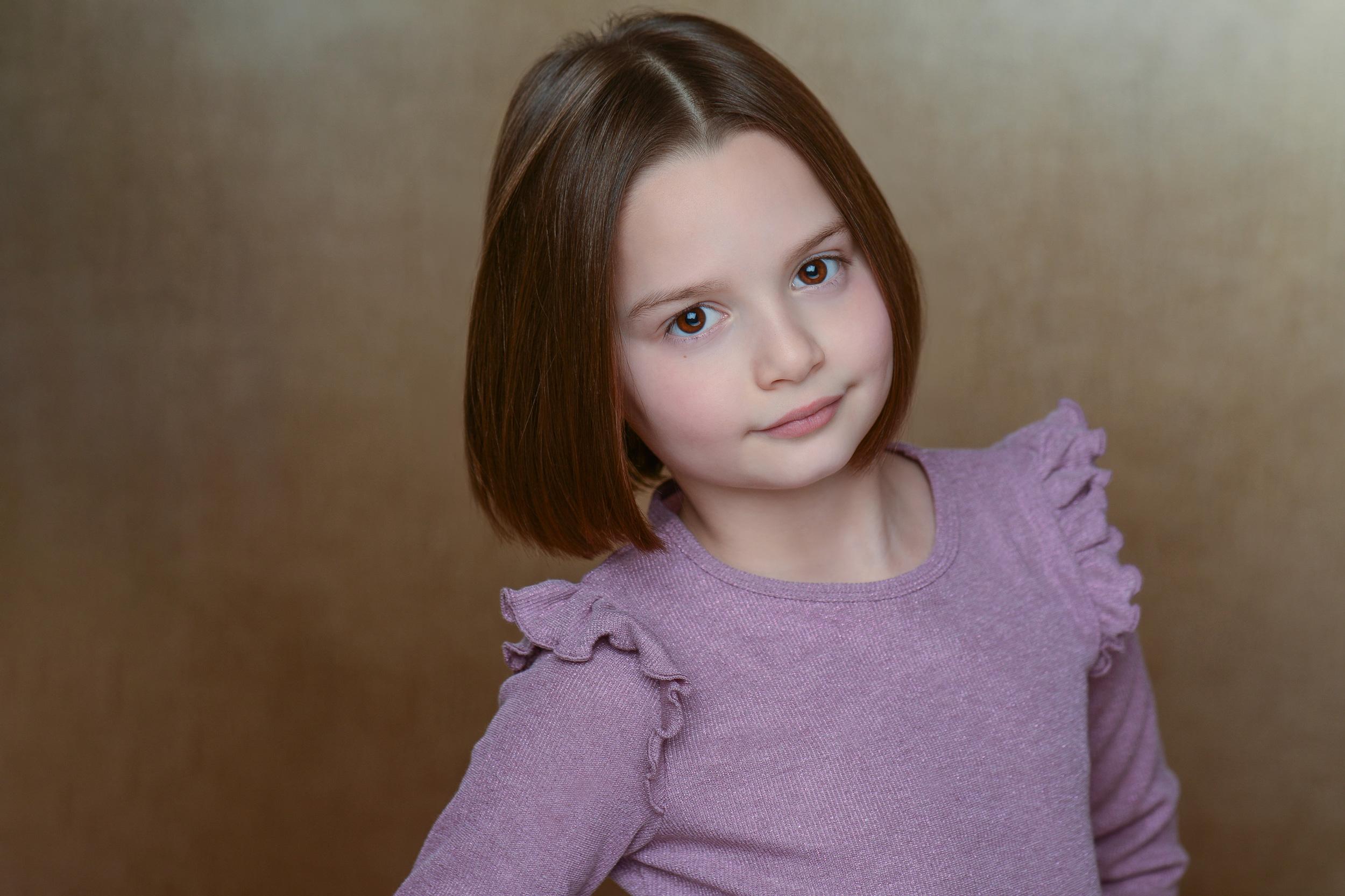 actor Izzy Shiffman large photo