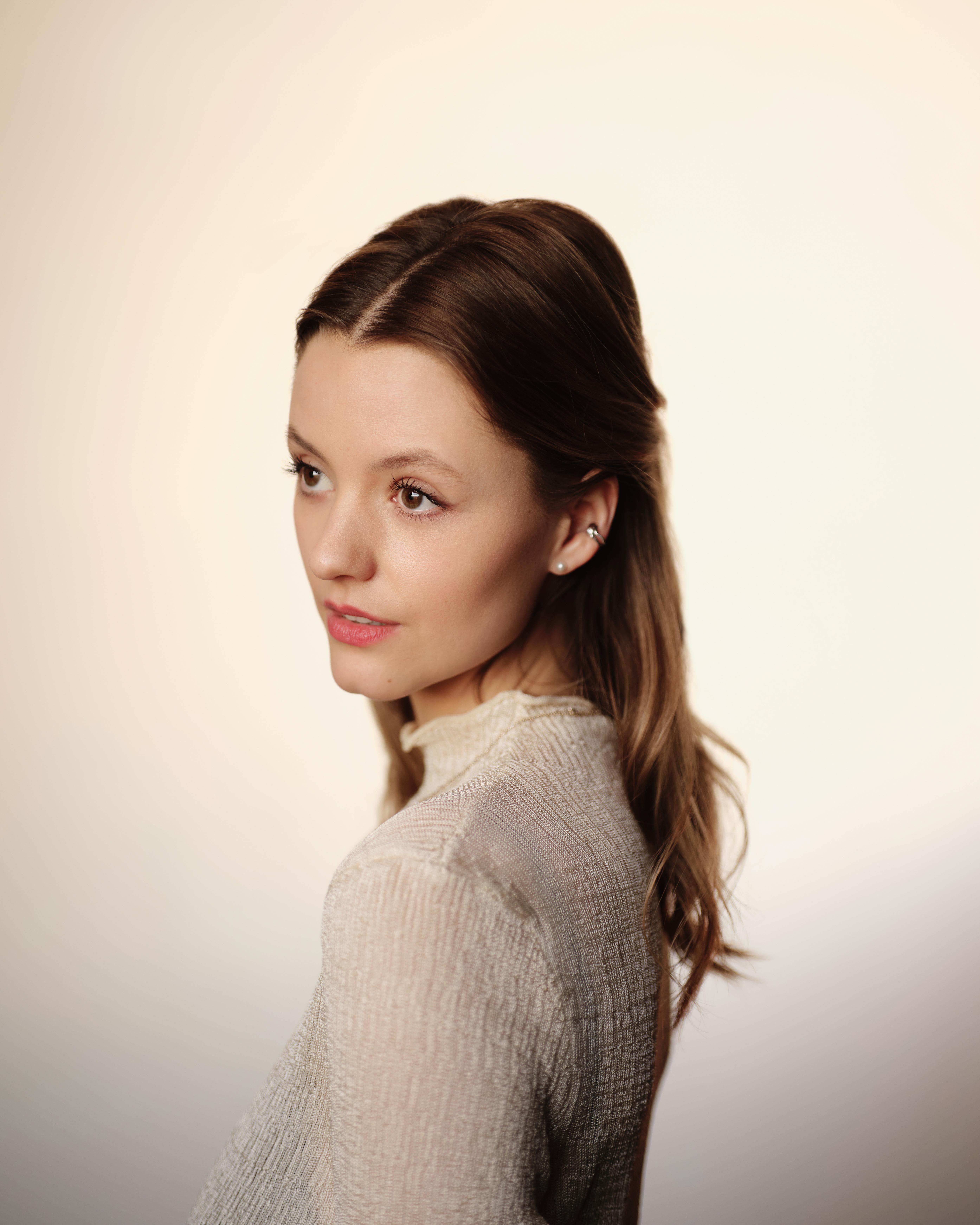 actor Jasmín Dúfa Pitt large photo