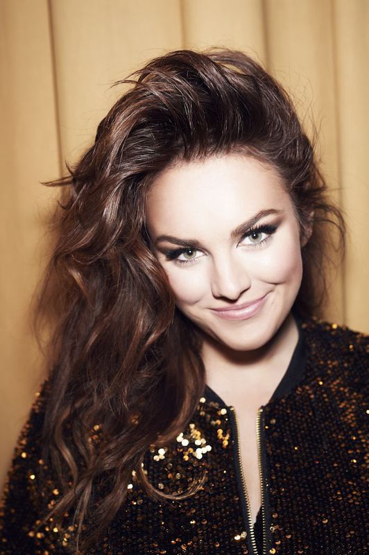 actor Ewa Farna large photo