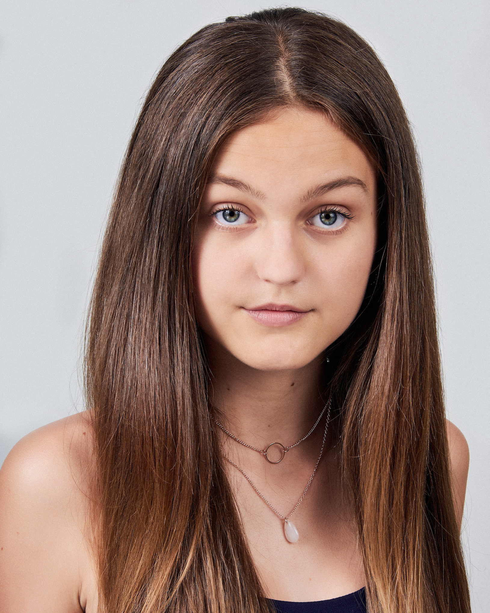 actor Summer Robertson large photo