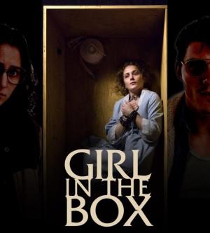 Girl in the Box [Spanish]