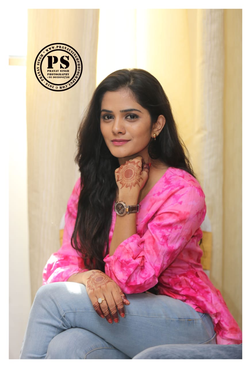 actor Bhagyashreee Mote large photo