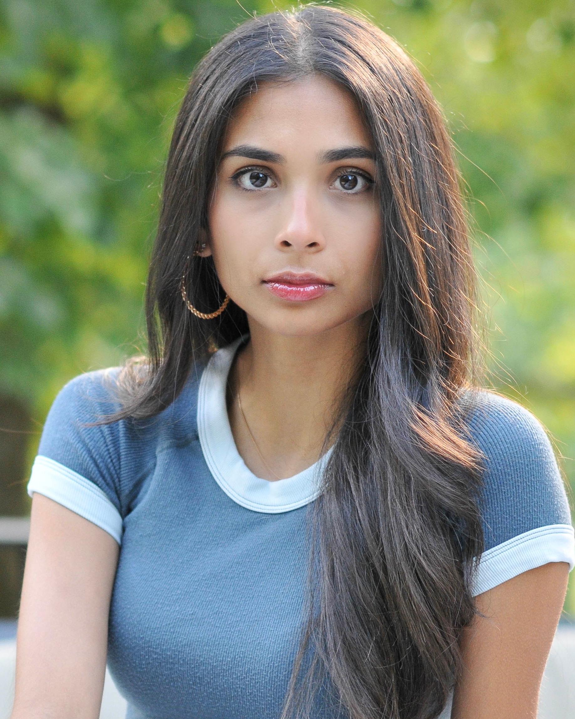 actor Mary Montoya large photo