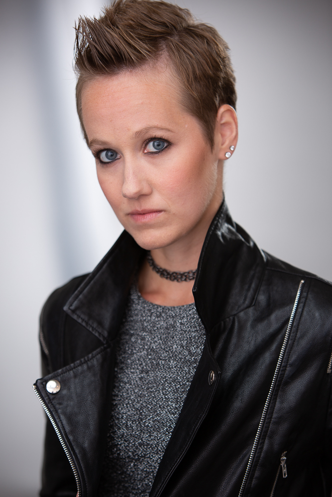 actor Hayley Assink large photo