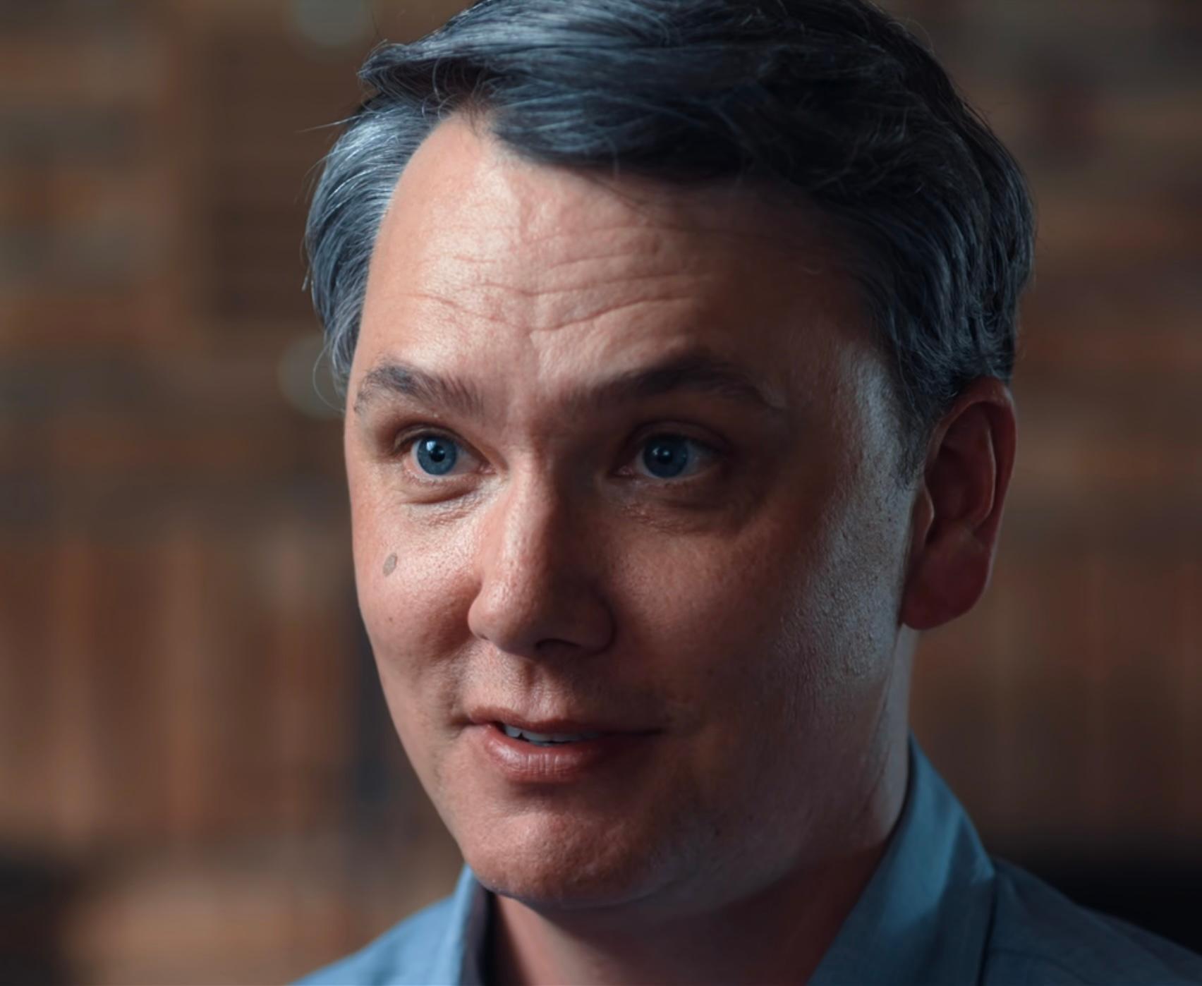 actor Robert Sanchez large photo