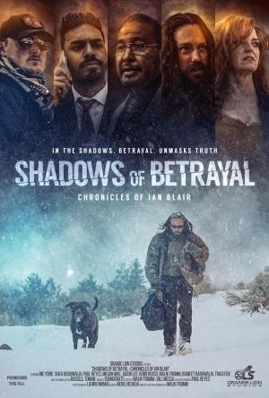 Shadows of Betrayal: Chronicles of Ian Blair [Spanish]