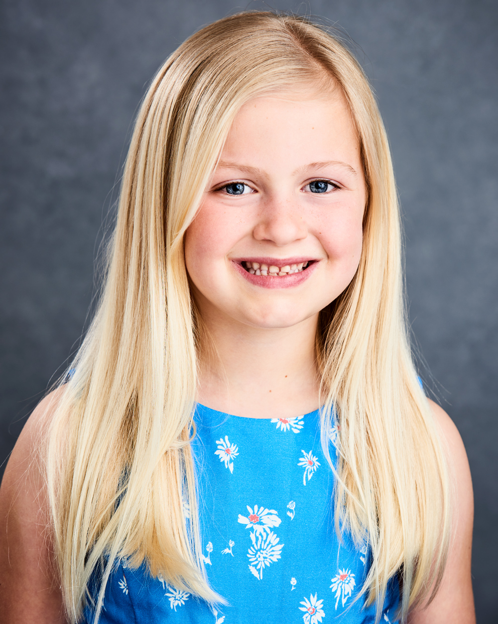 actor Clara Ross large photo