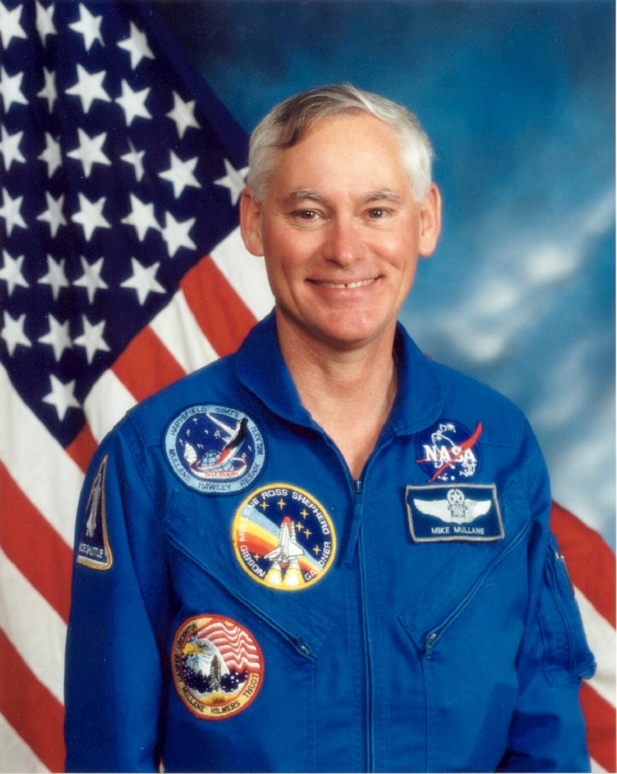 actor Mike Mullane large photo