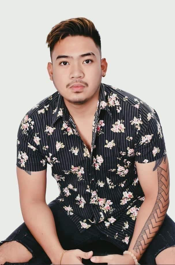 actor Jon Galvez large photo