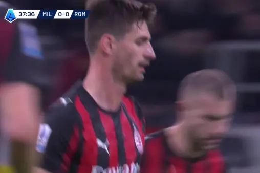 [Highlights] Modric's corner to the near post, Gabbia heads over