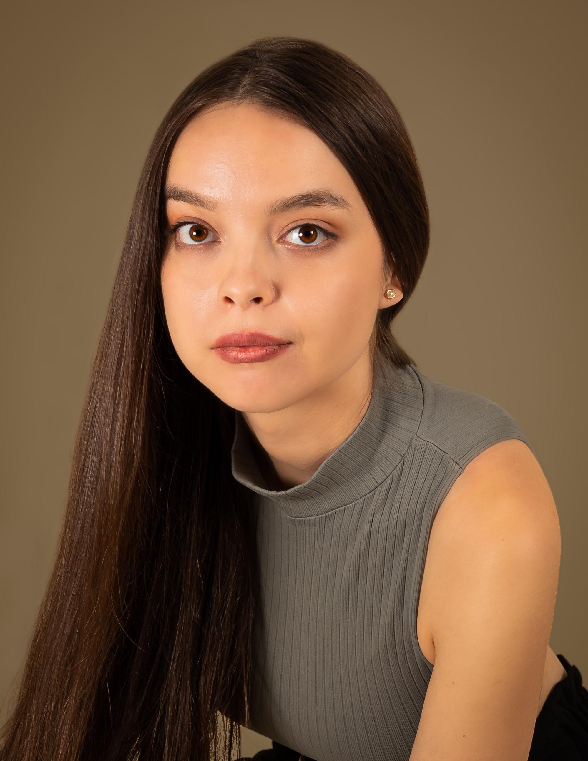 actor Katelyn Bauer large photo