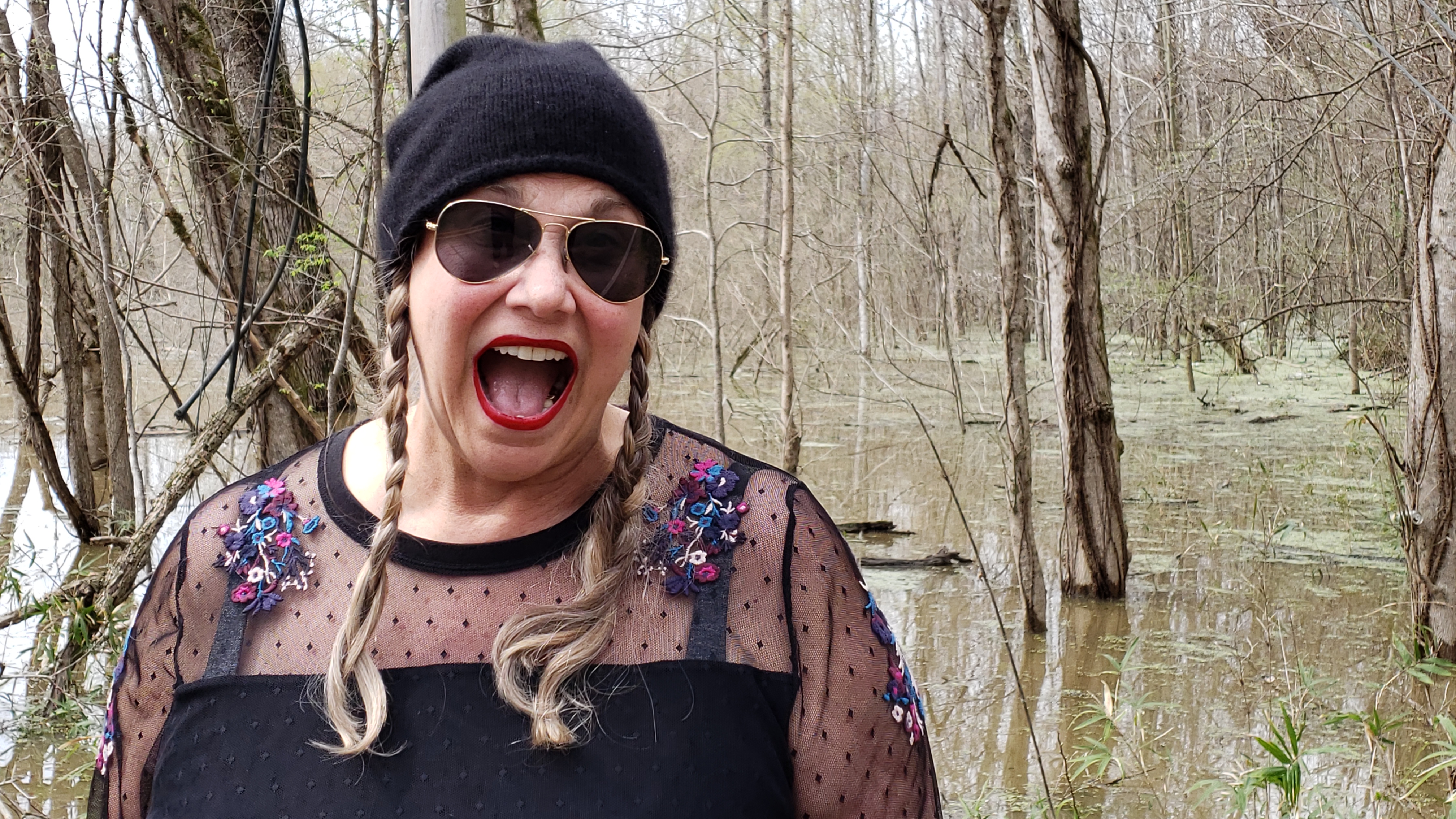 actor Linda Arroz large photo