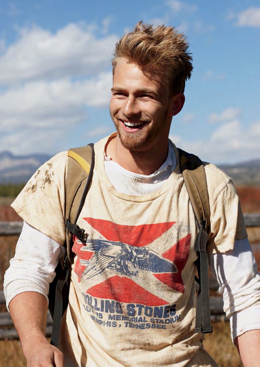 actor Levi Bradley large photo