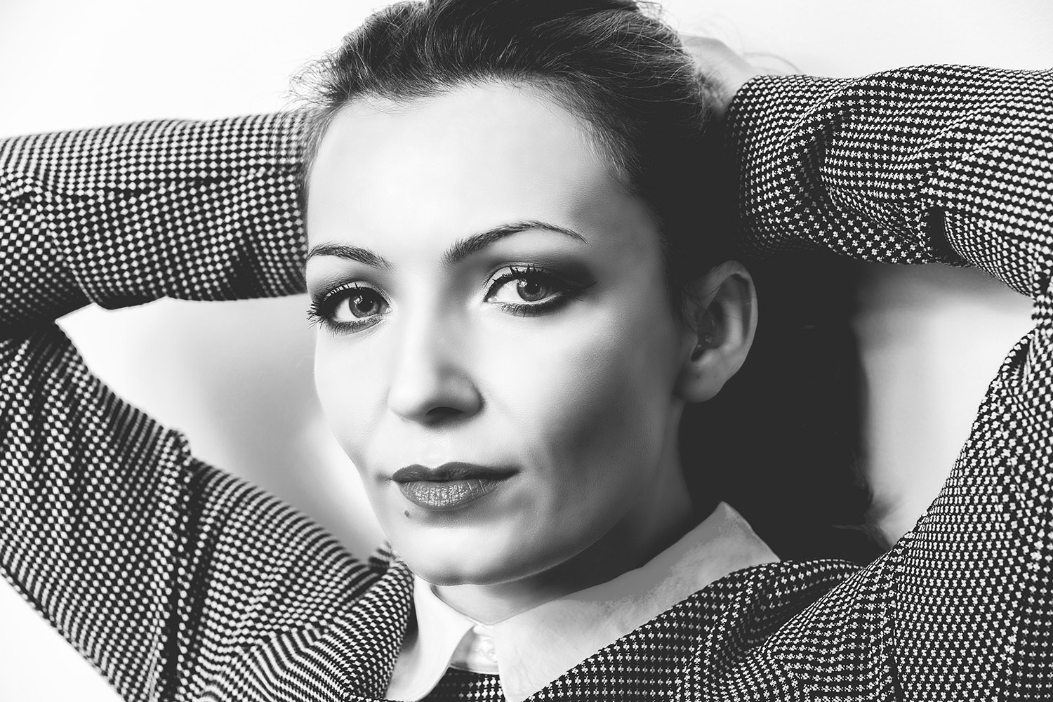 actor Michelle Luther large photo