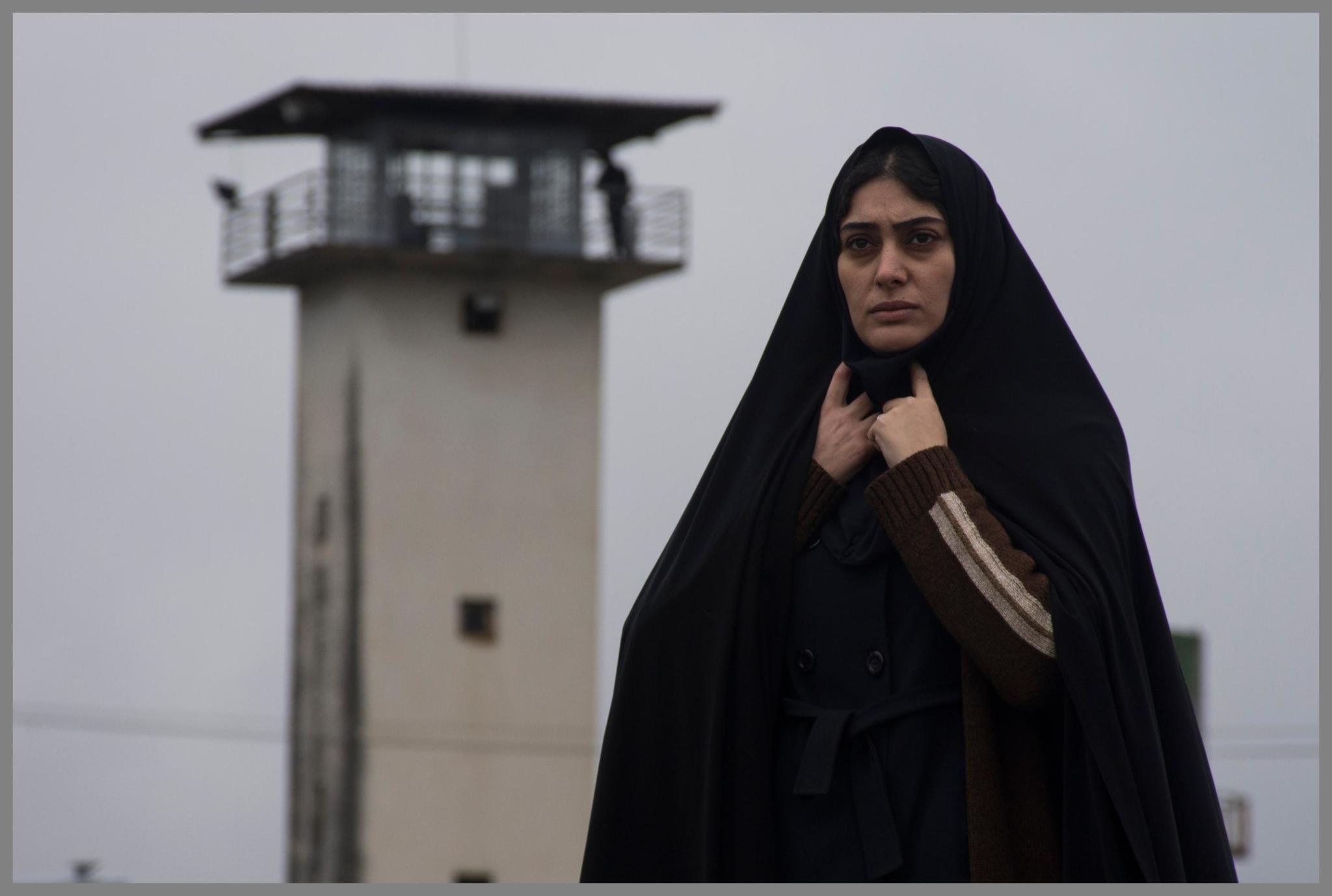 actor Soudabeh Beizaee large photo