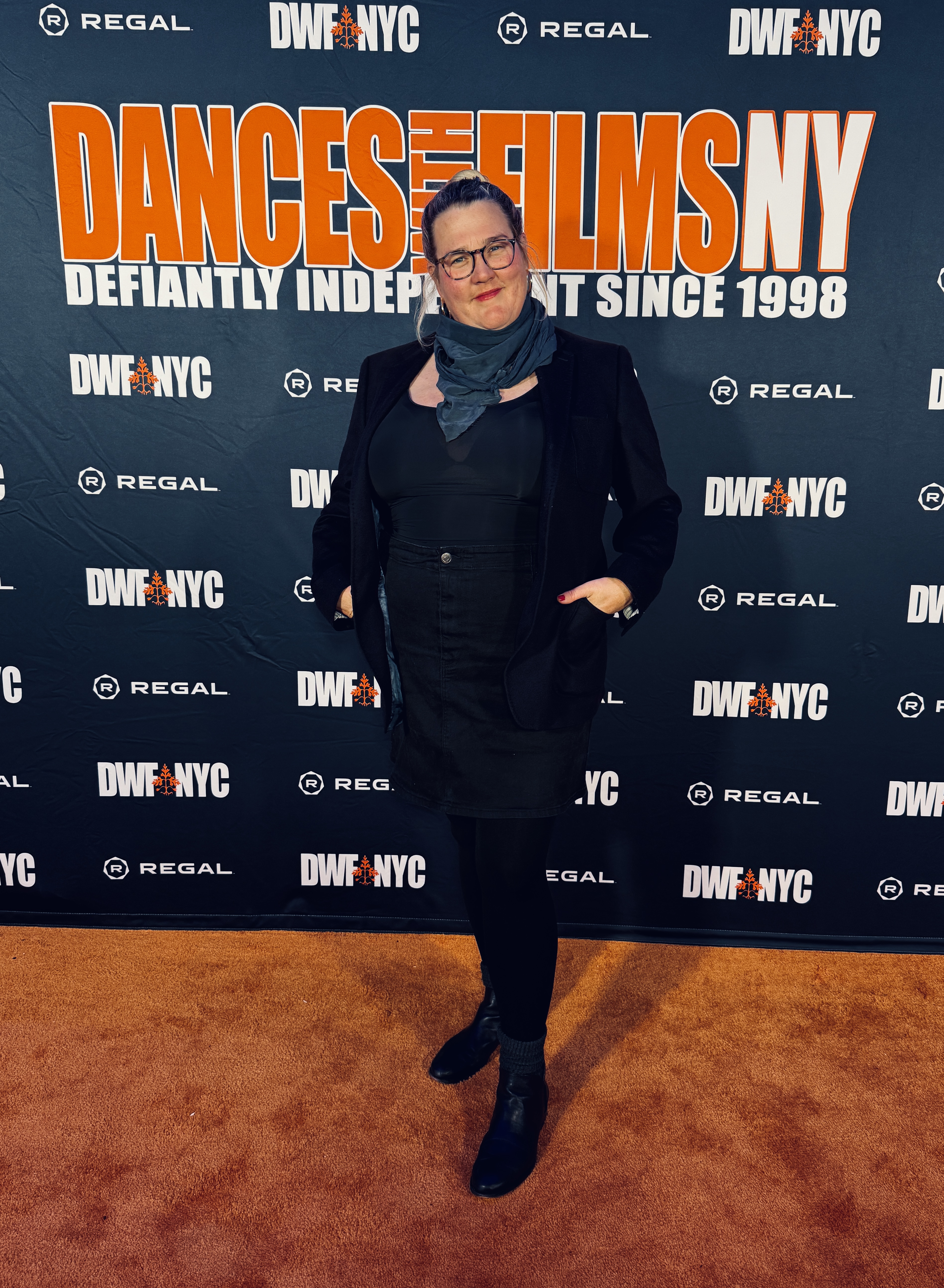 actor Sara Newton large photo