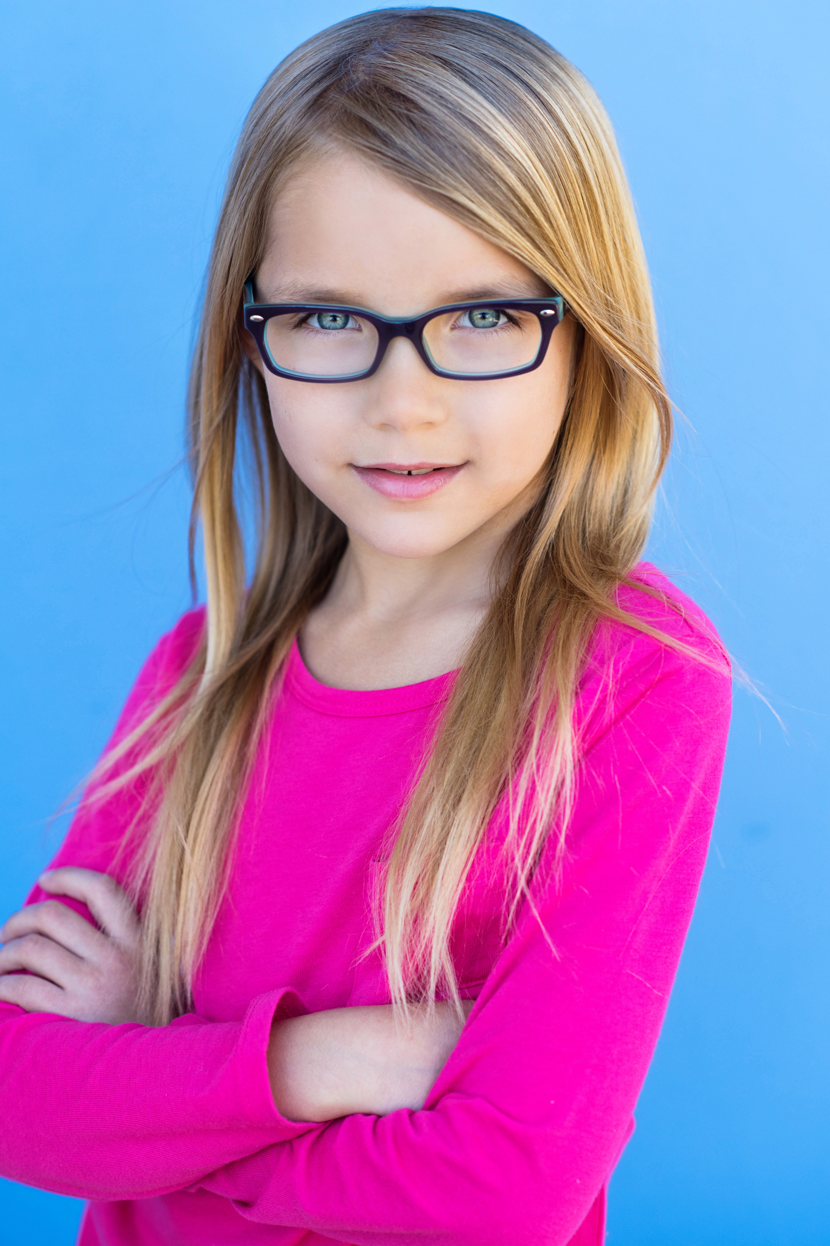 actor Ava Guttmann large photo