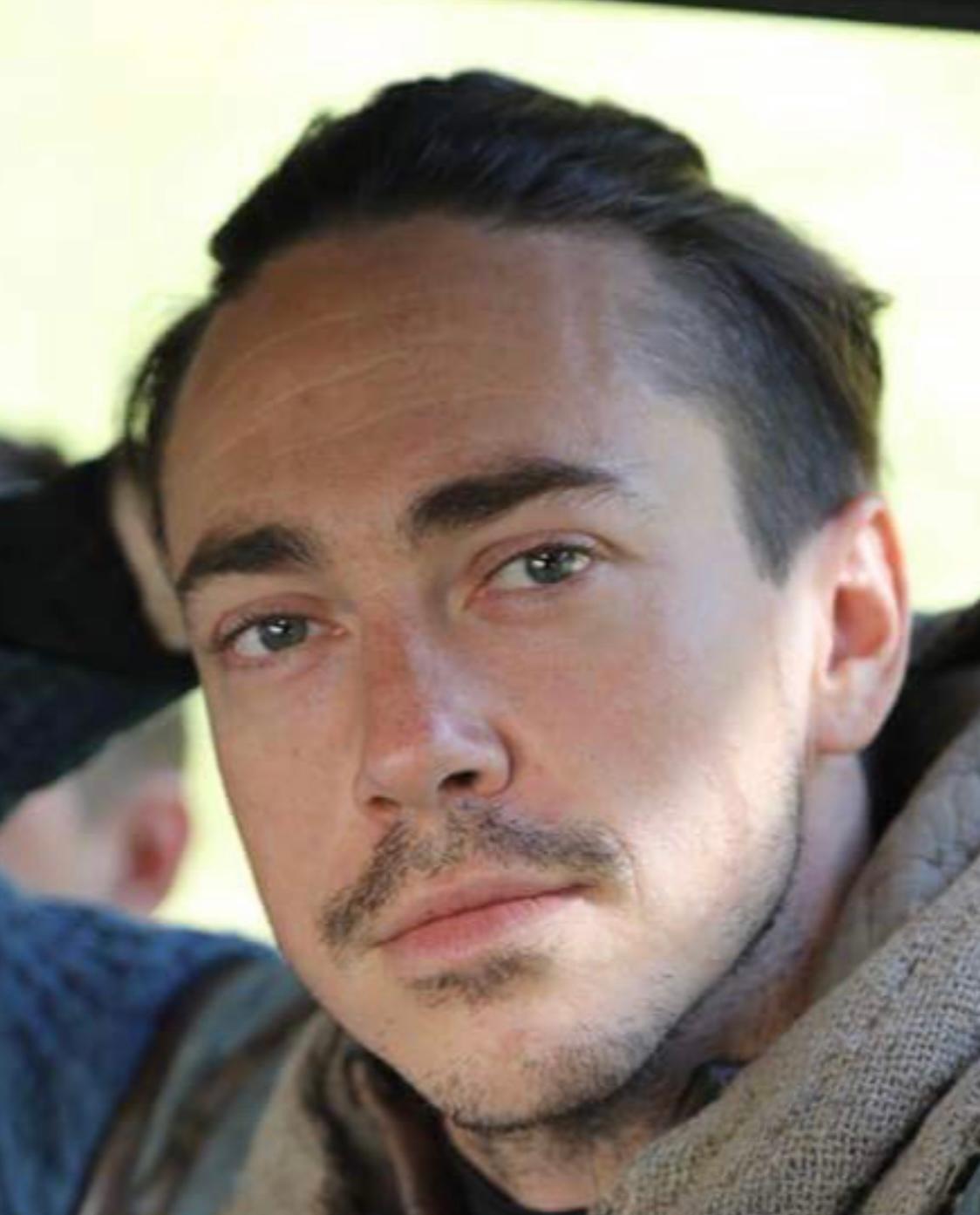 actor Mathew McKay large photo