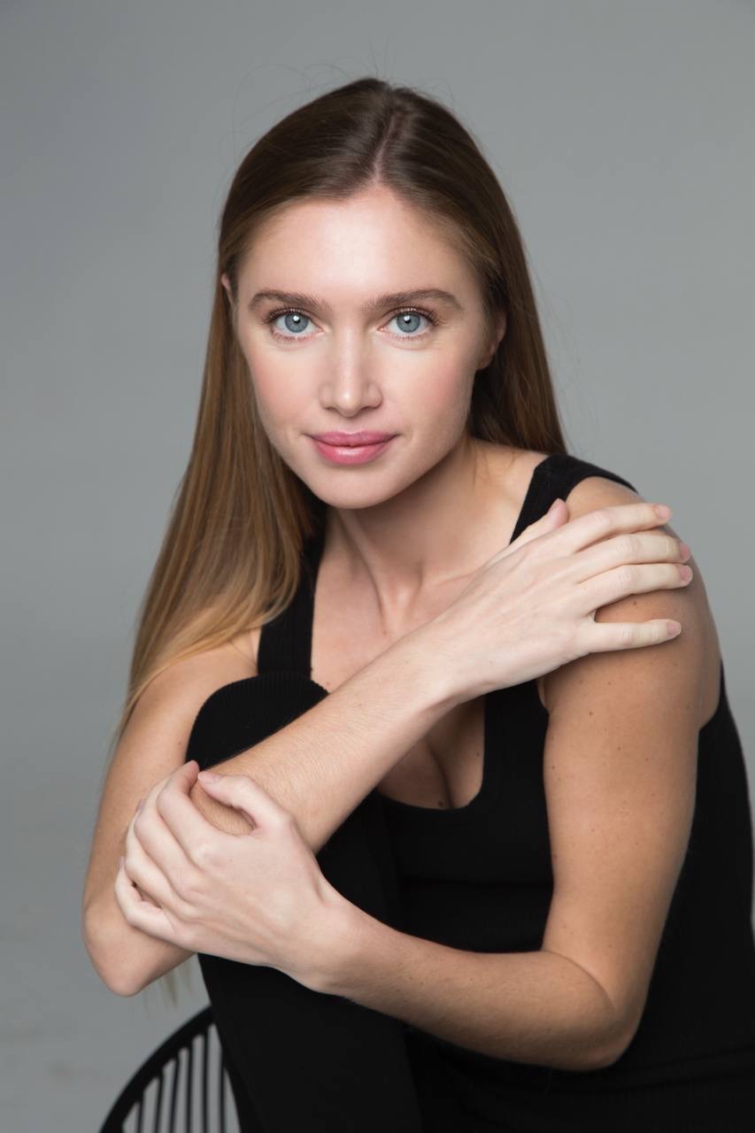 actor Anna Andrusenko large photo