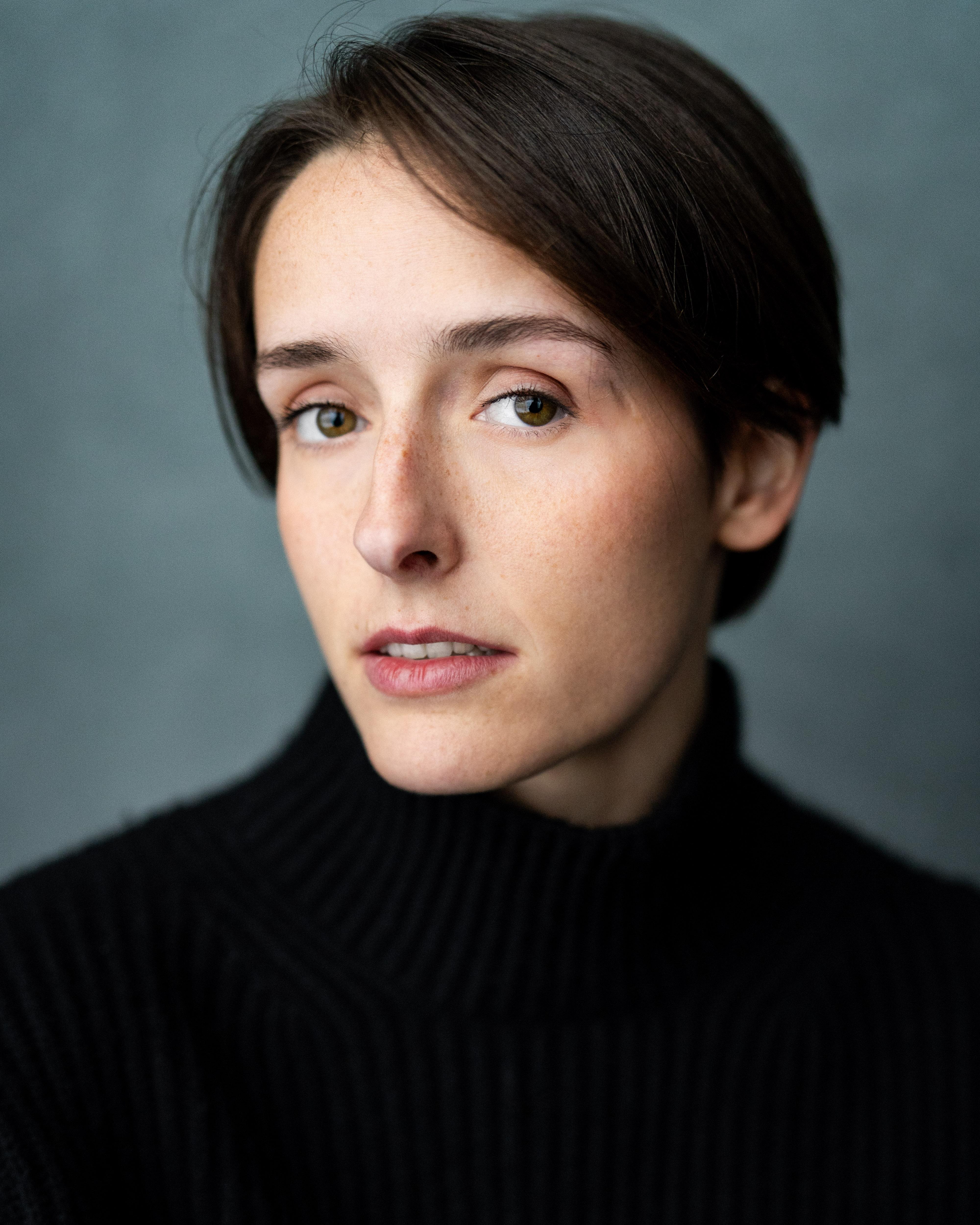 actor Corinne Swallow large photo