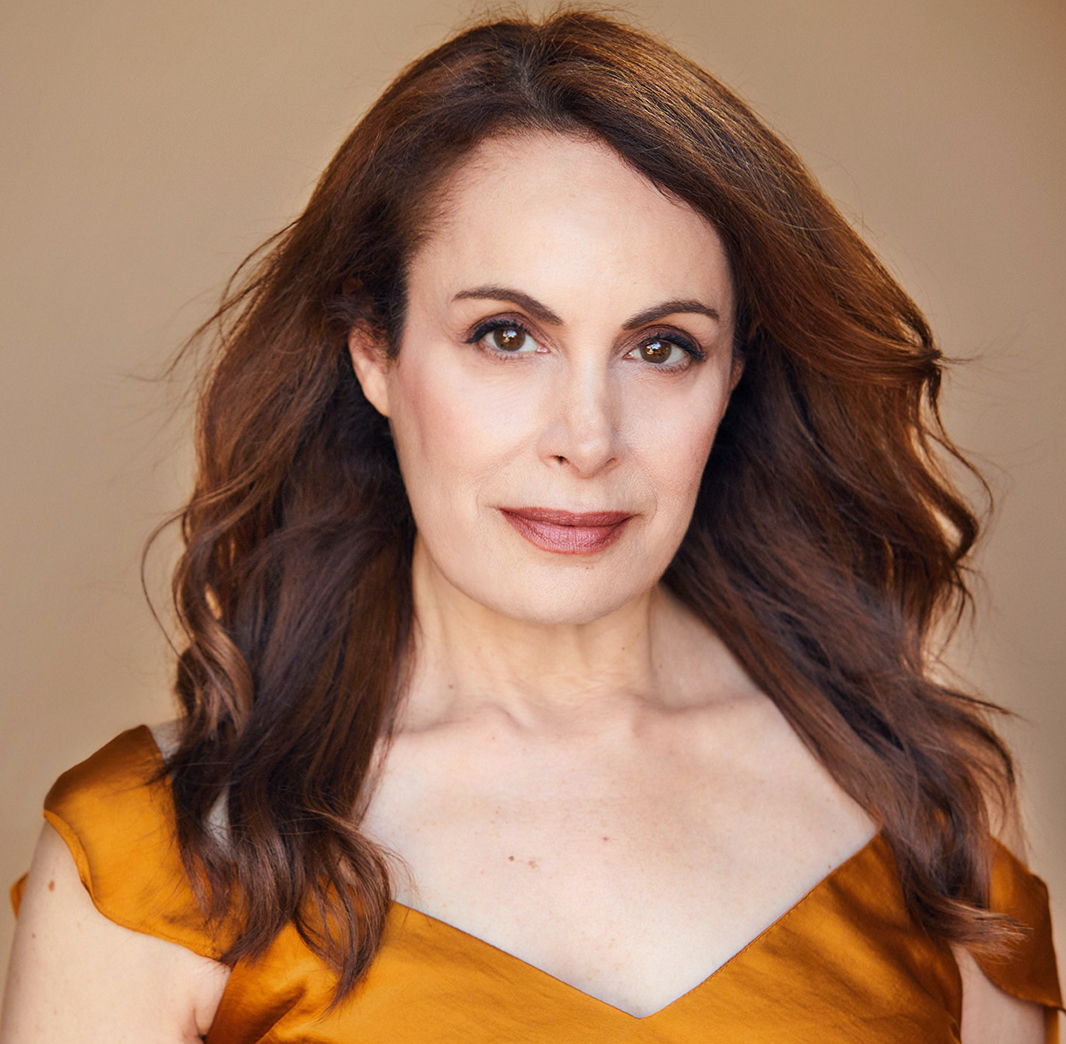 actor Michelle Benet large photo