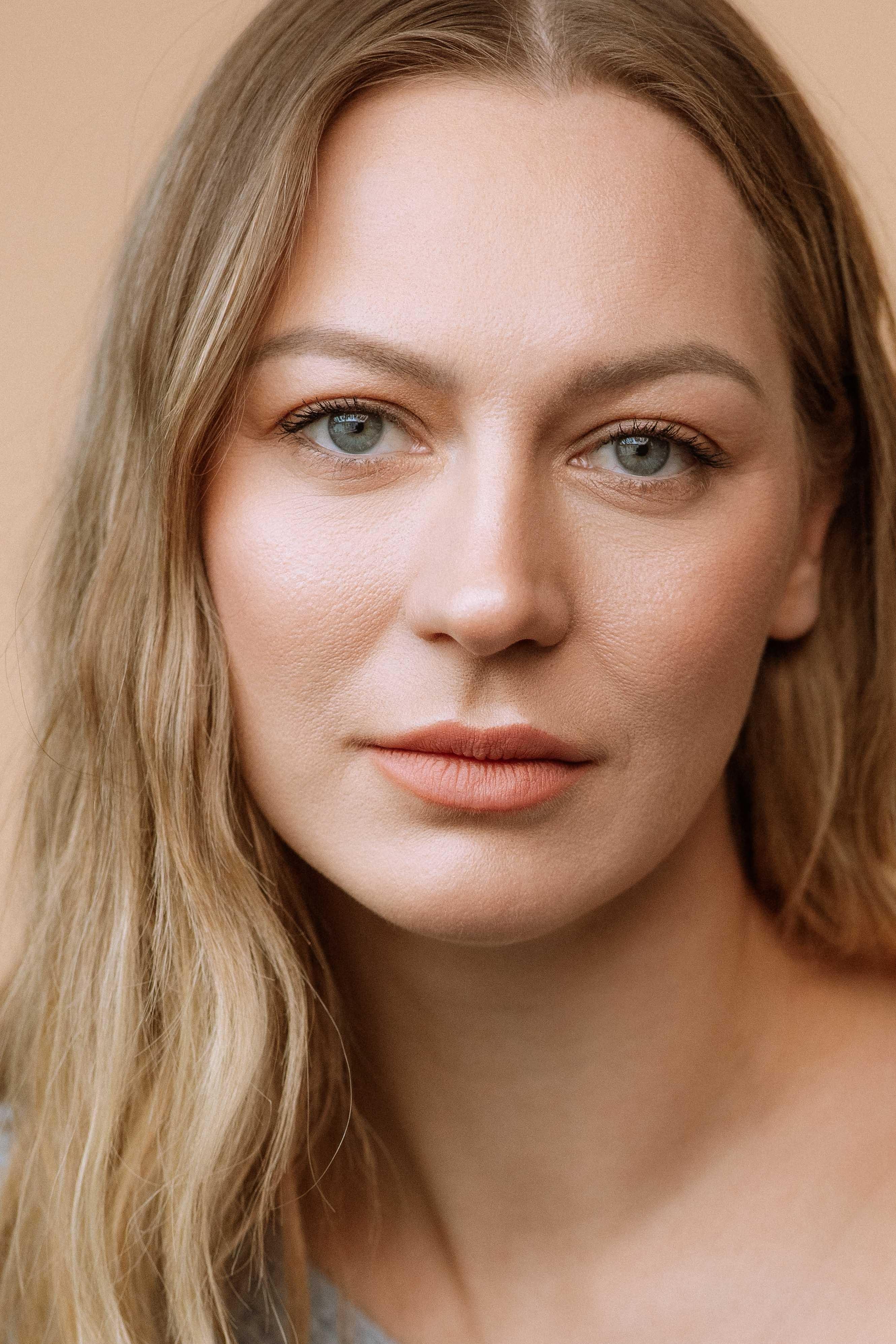 actor Olga Korsak large photo