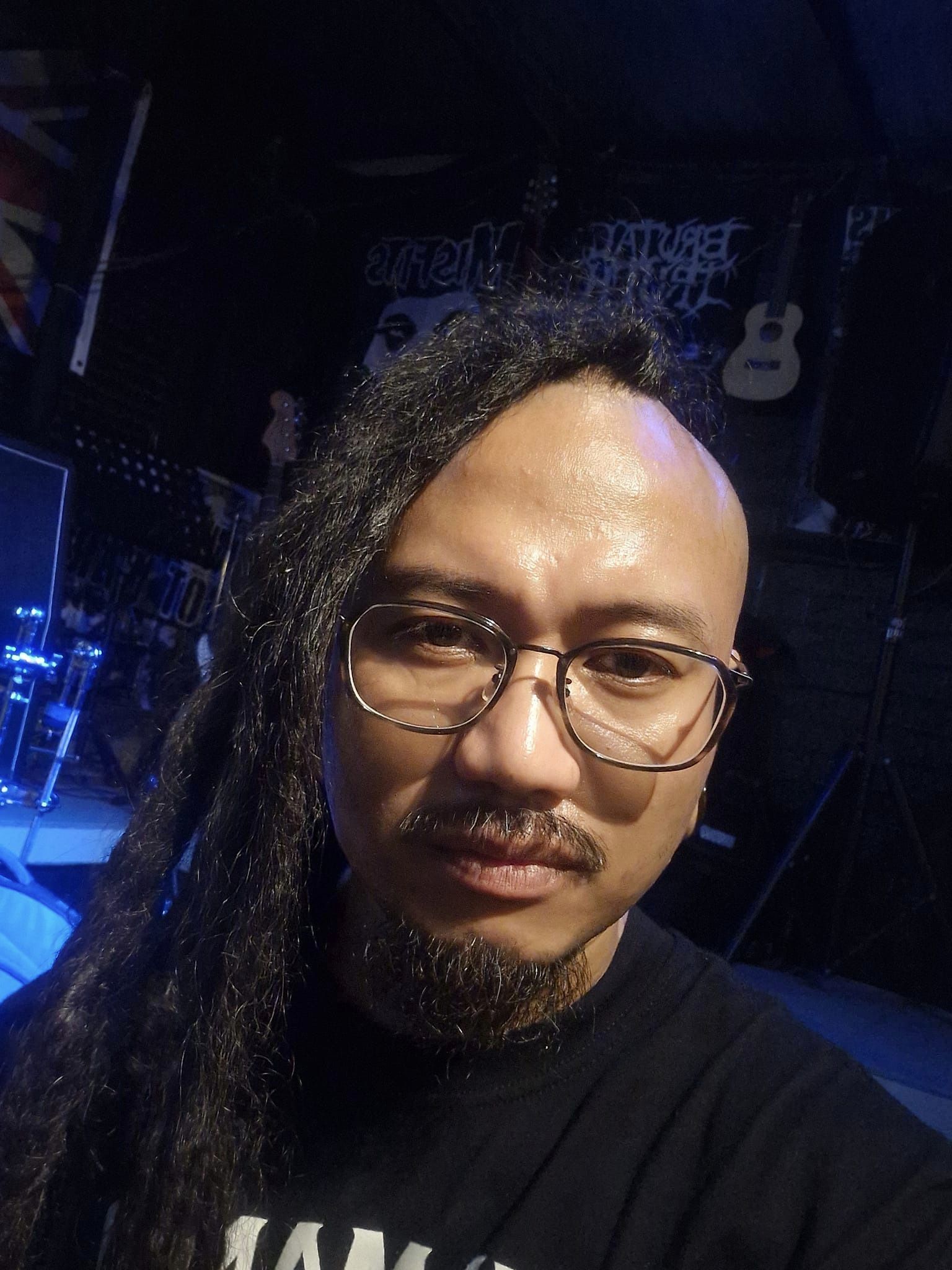 actor John Robert Luna large photo