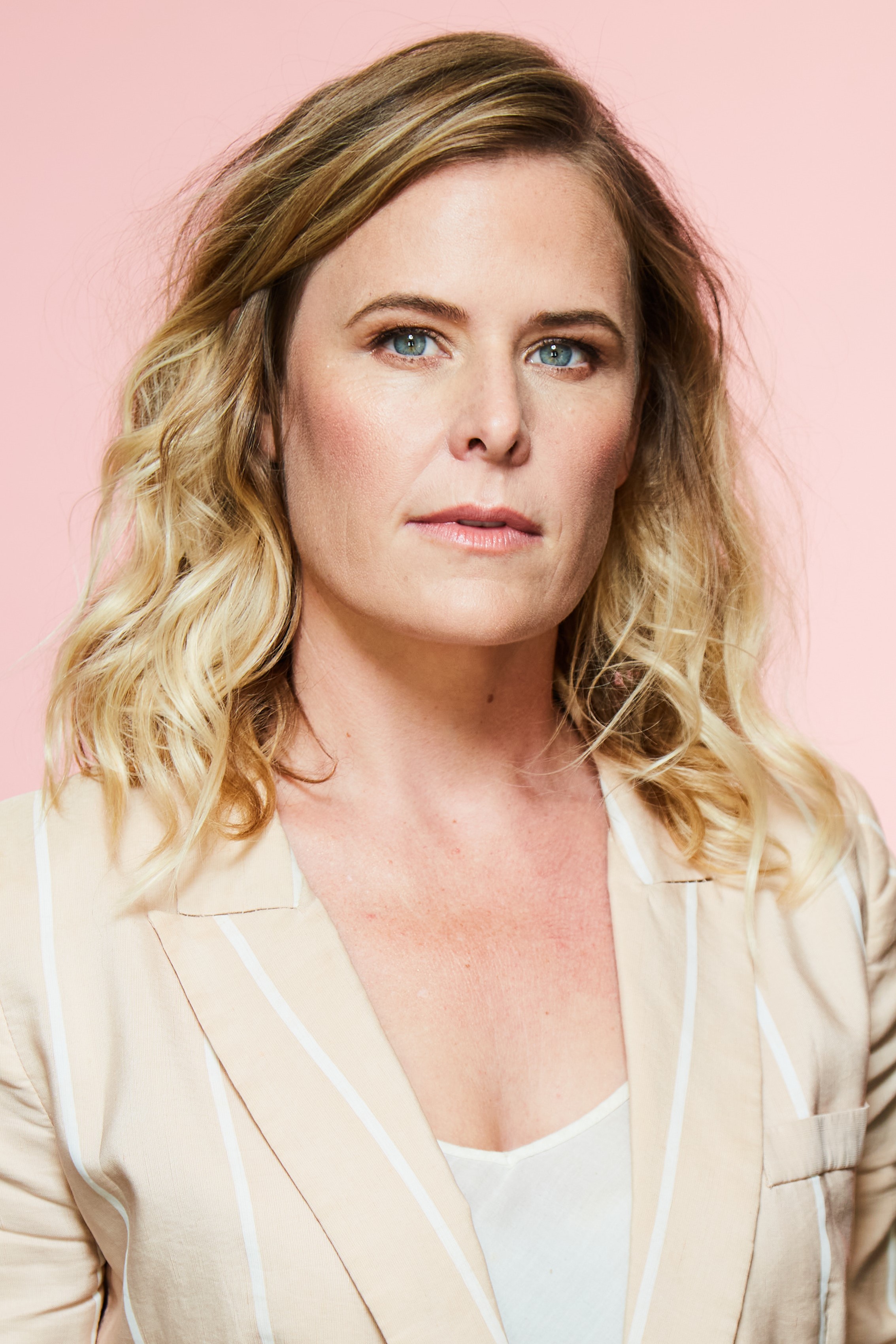 actor Sarah Doyle large photo