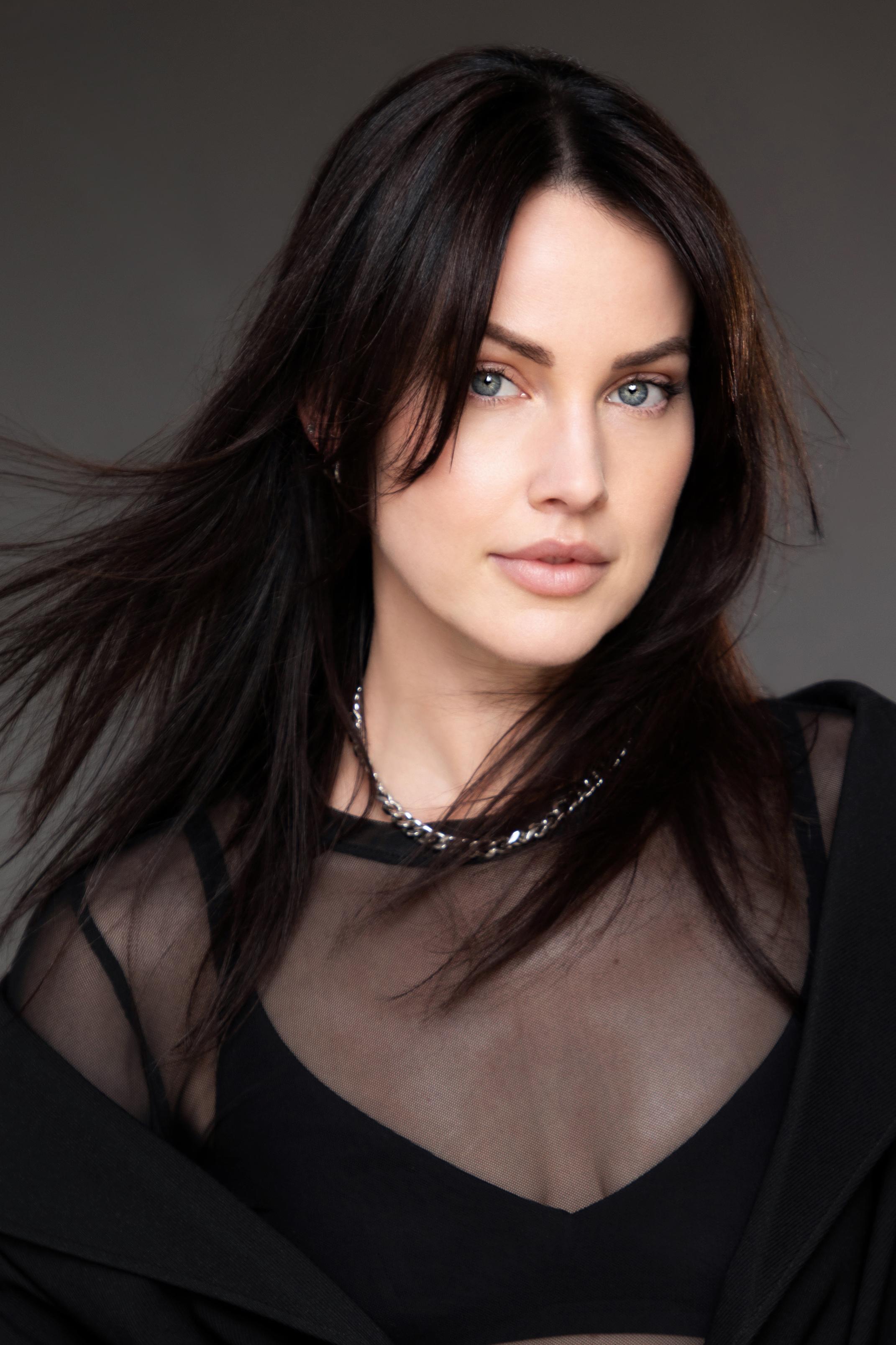 actor Ashley Dougherty large photo