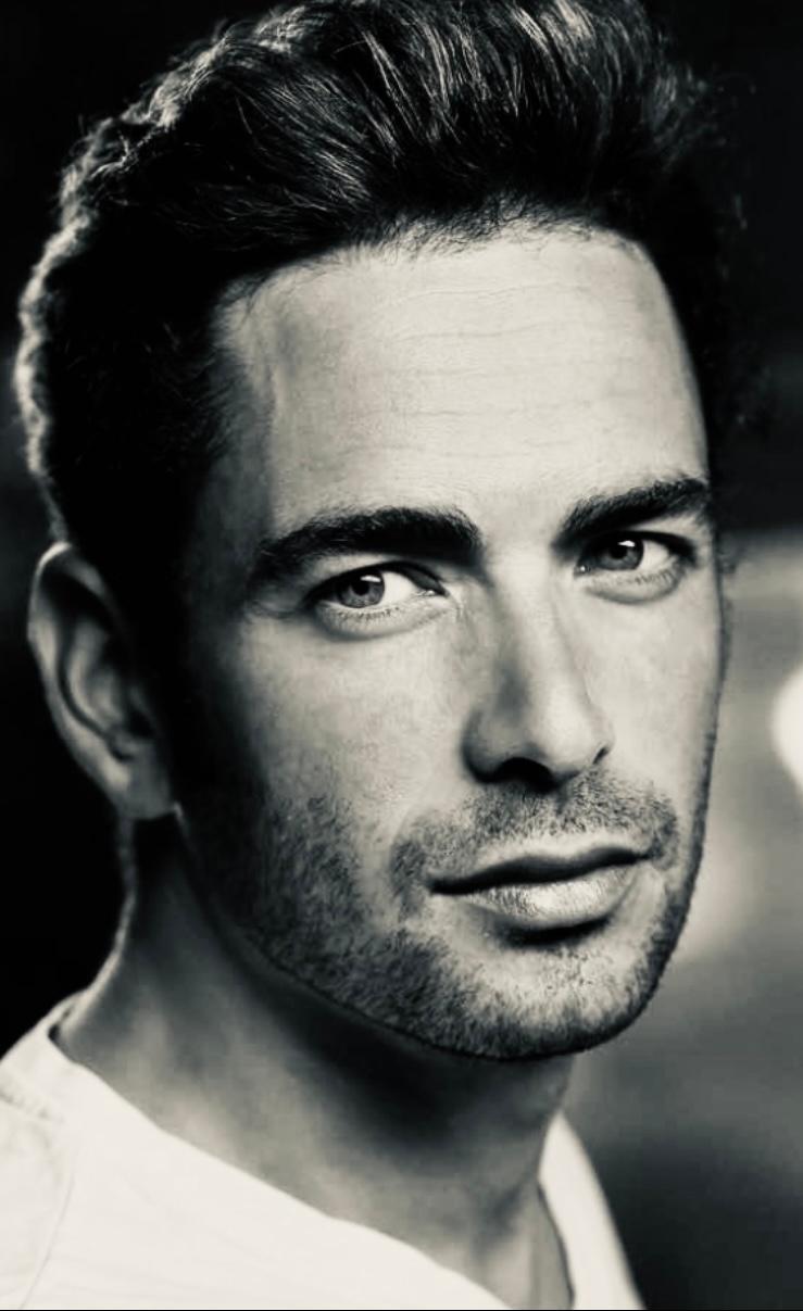 actor Daniel Rieber large photo