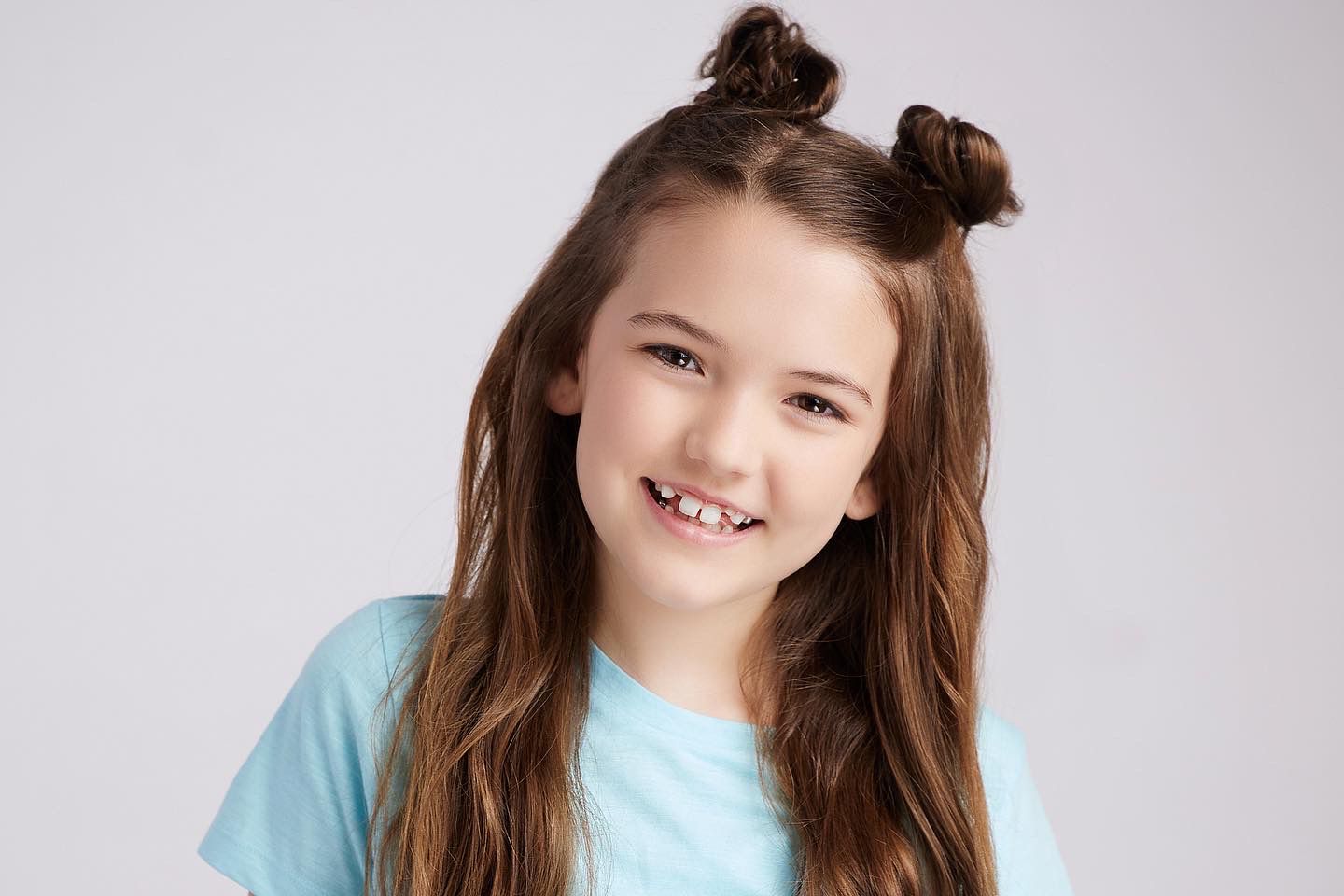 actor Emma-Leigh Cullum large photo