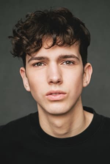 actor Justin Leyrolles-Bouchard large photo