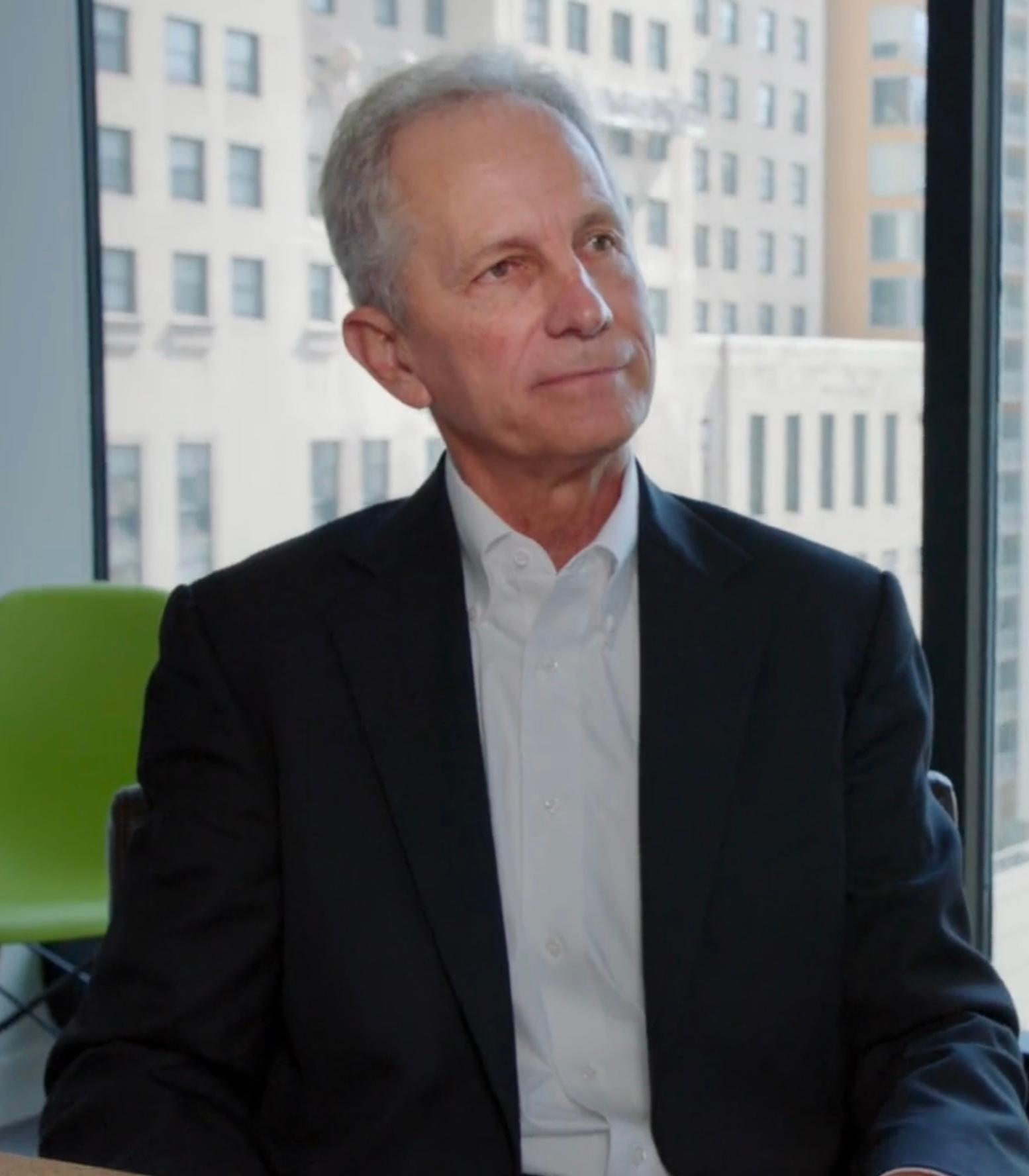 actor Harry Balzer large photo