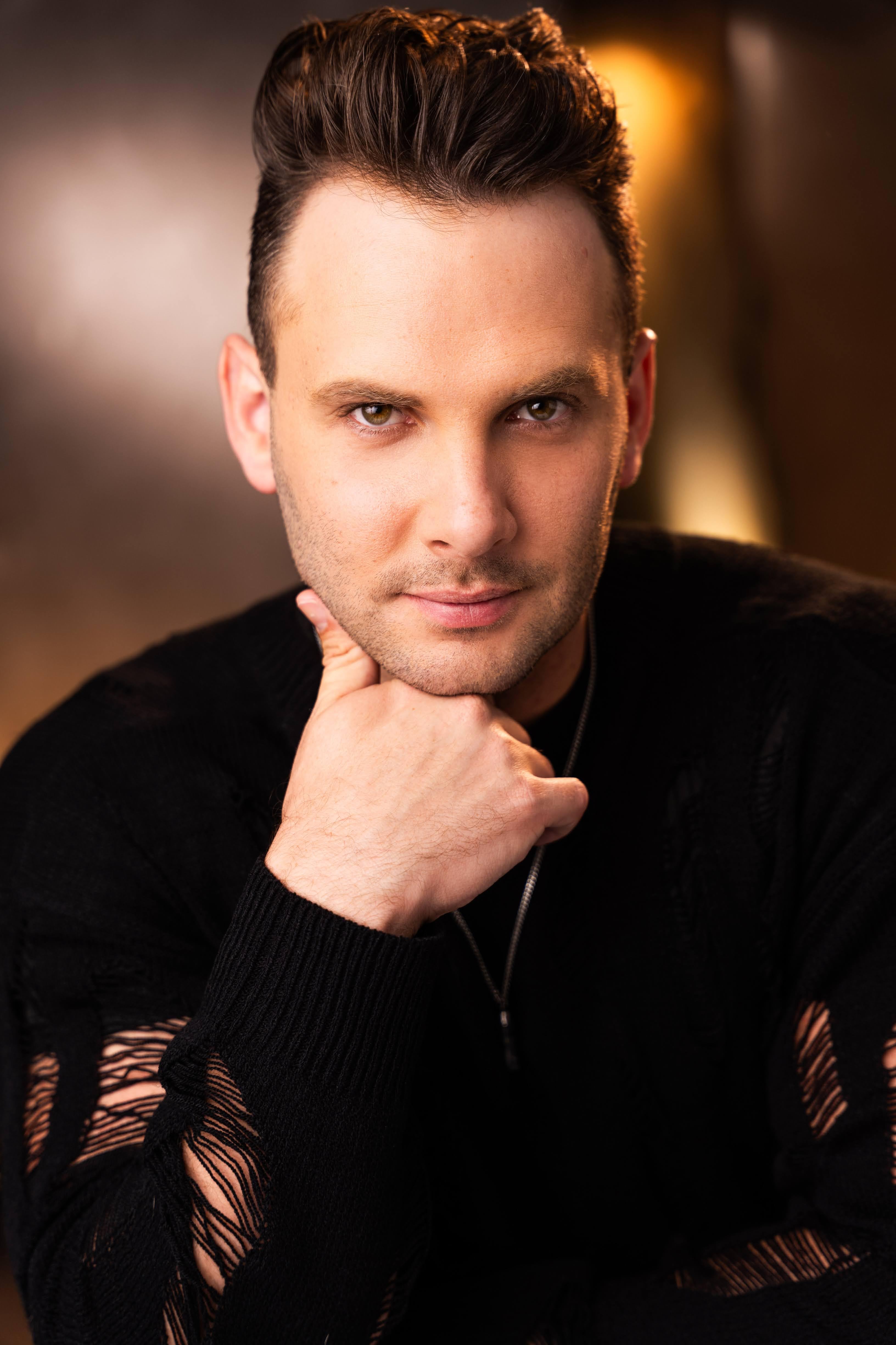 actor Robert Michael large photo