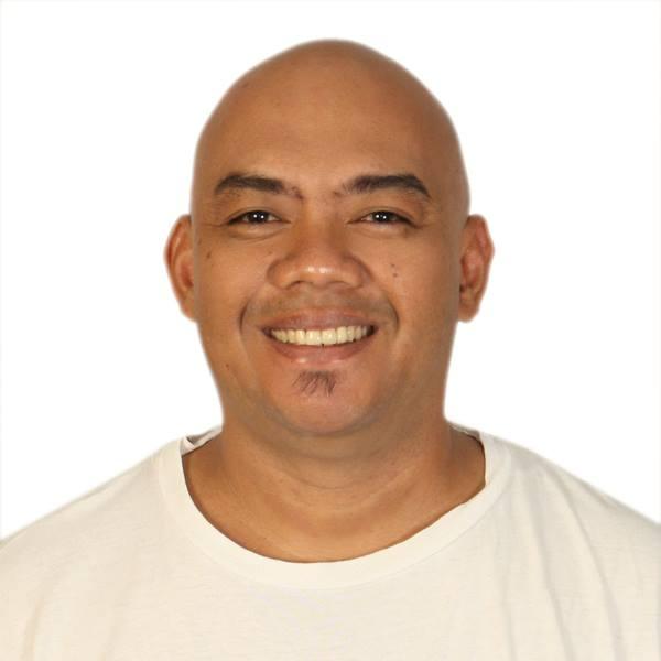 actor Allan Guanlao large photo