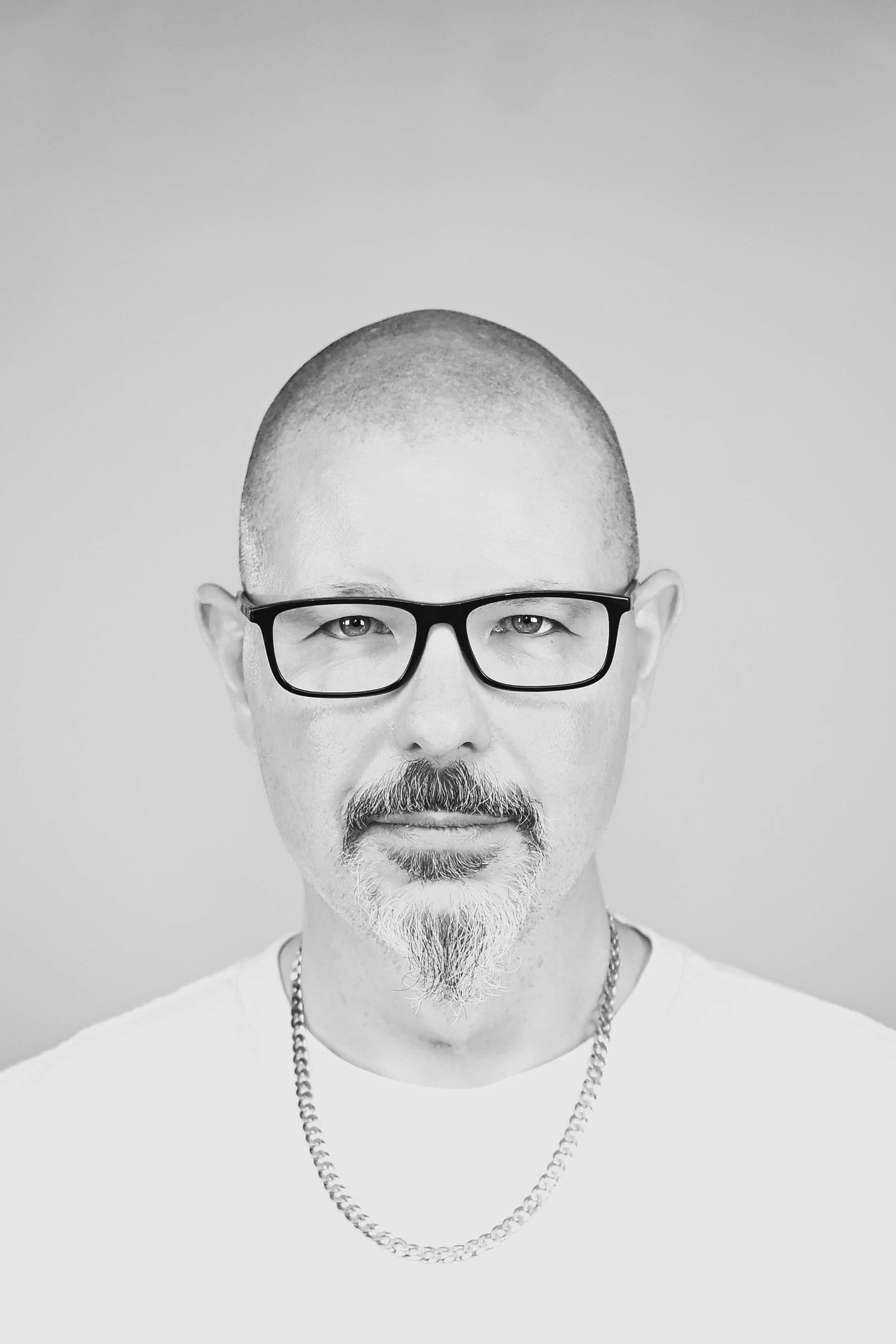 actor Mikael James large photo