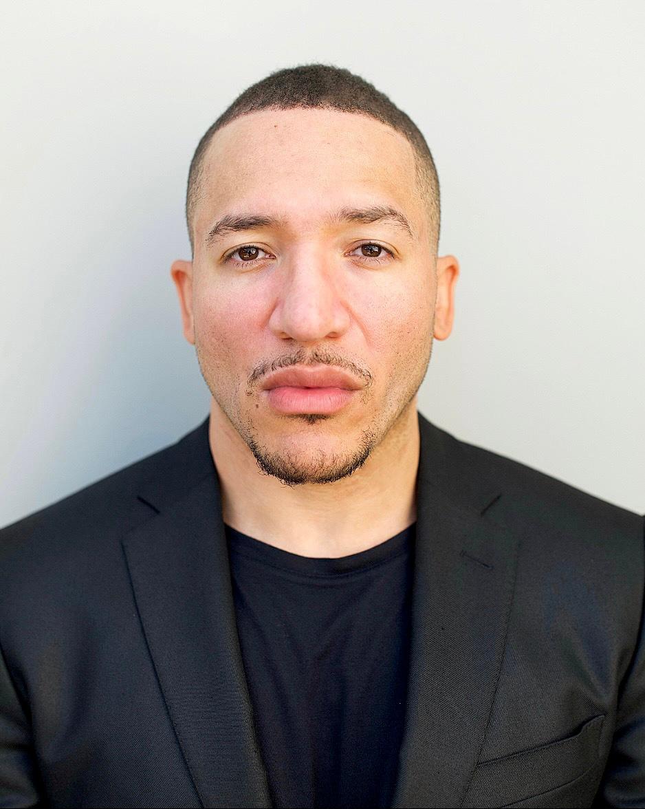 actor Derek 'FlashGarments' Shaw large photo