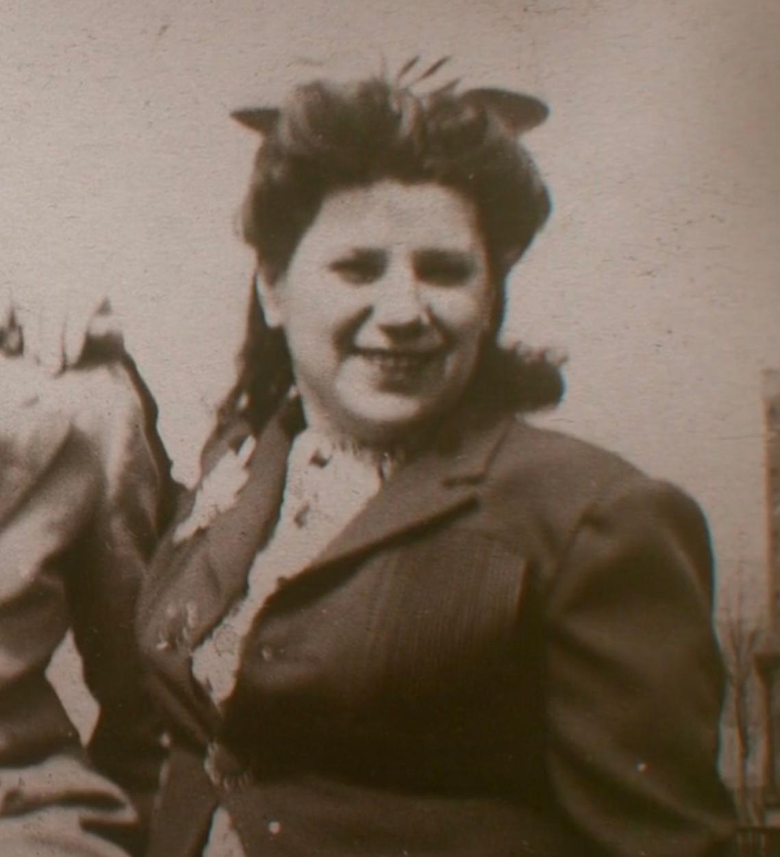 actor Bella Stiller large photo