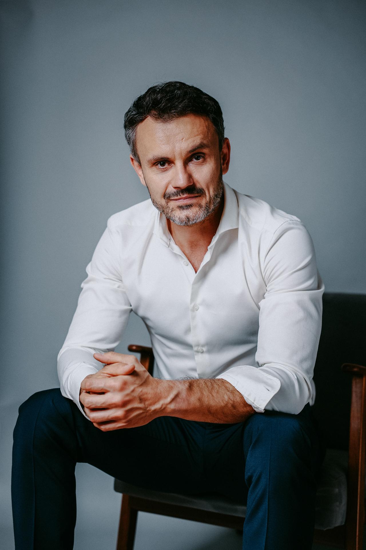 actor Andrej Dojkic large photo