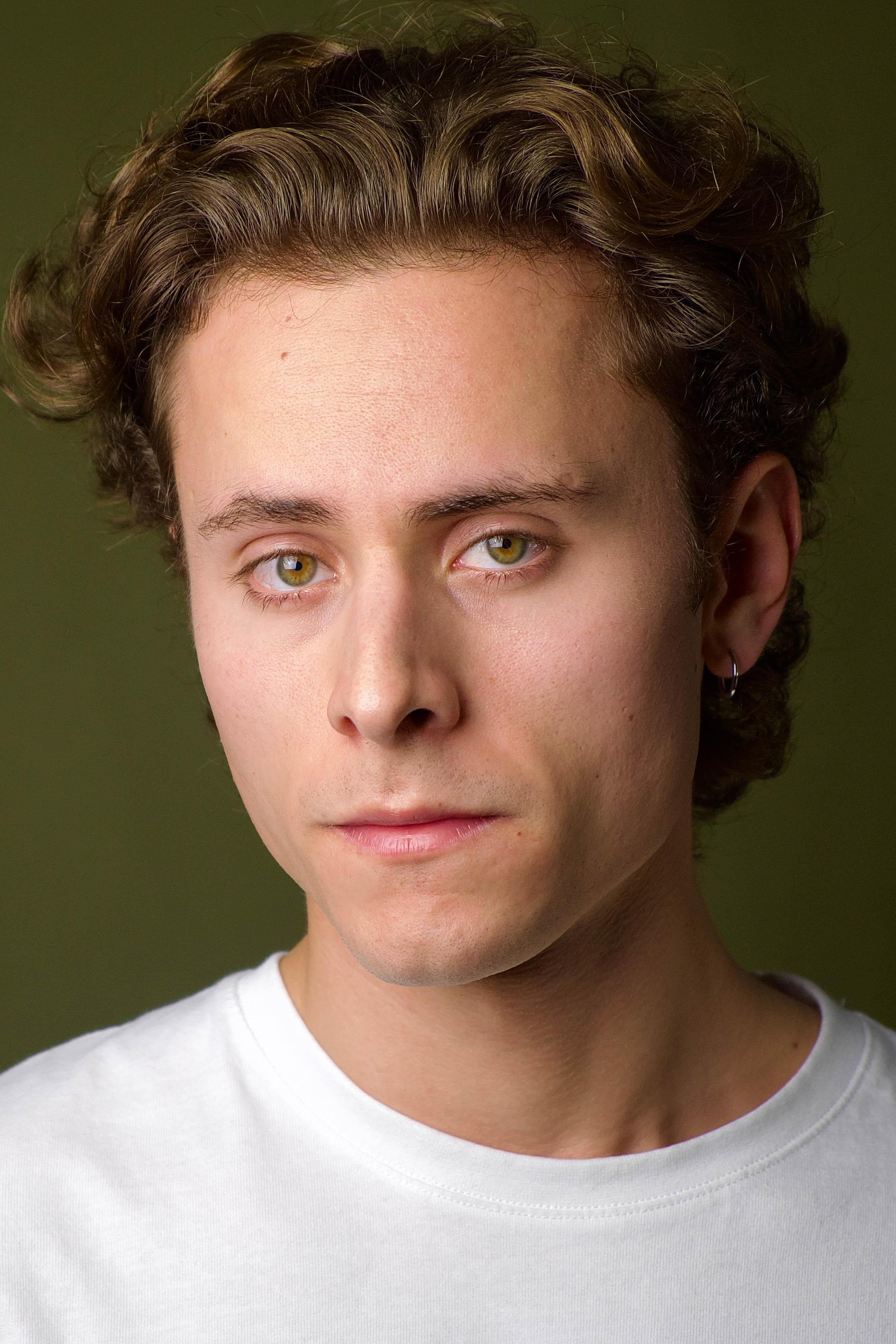 actor Diogo Fernandes large photo